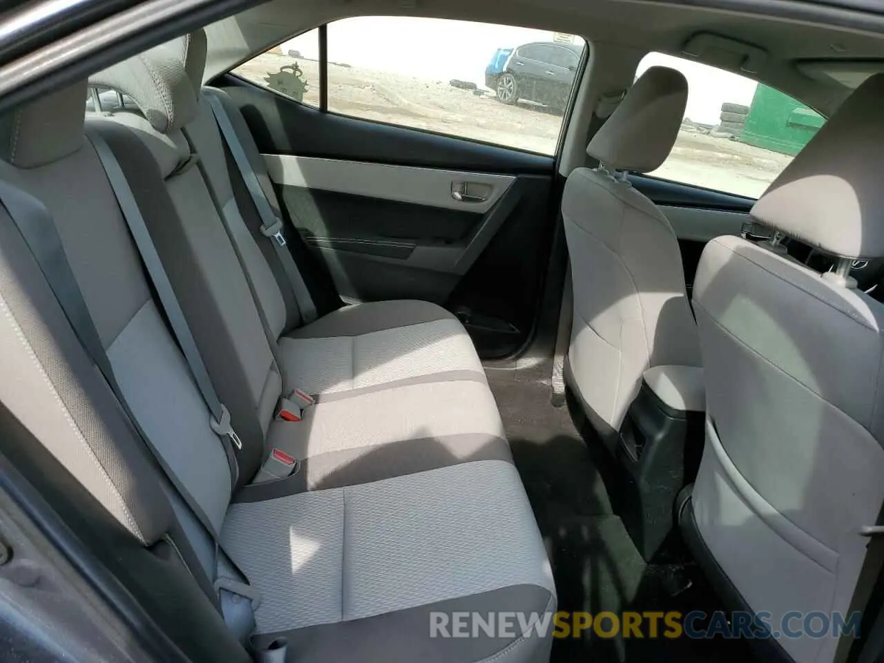 10 Photograph of a damaged car 2T1BURHE8KC145636 TOYOTA COROLLA 2019
