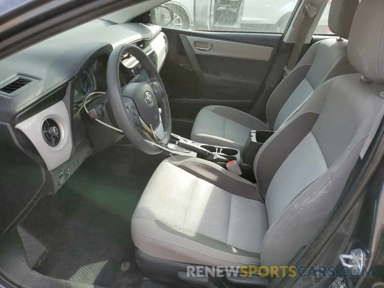 7 Photograph of a damaged car 2T1BURHE8KC145636 TOYOTA COROLLA 2019