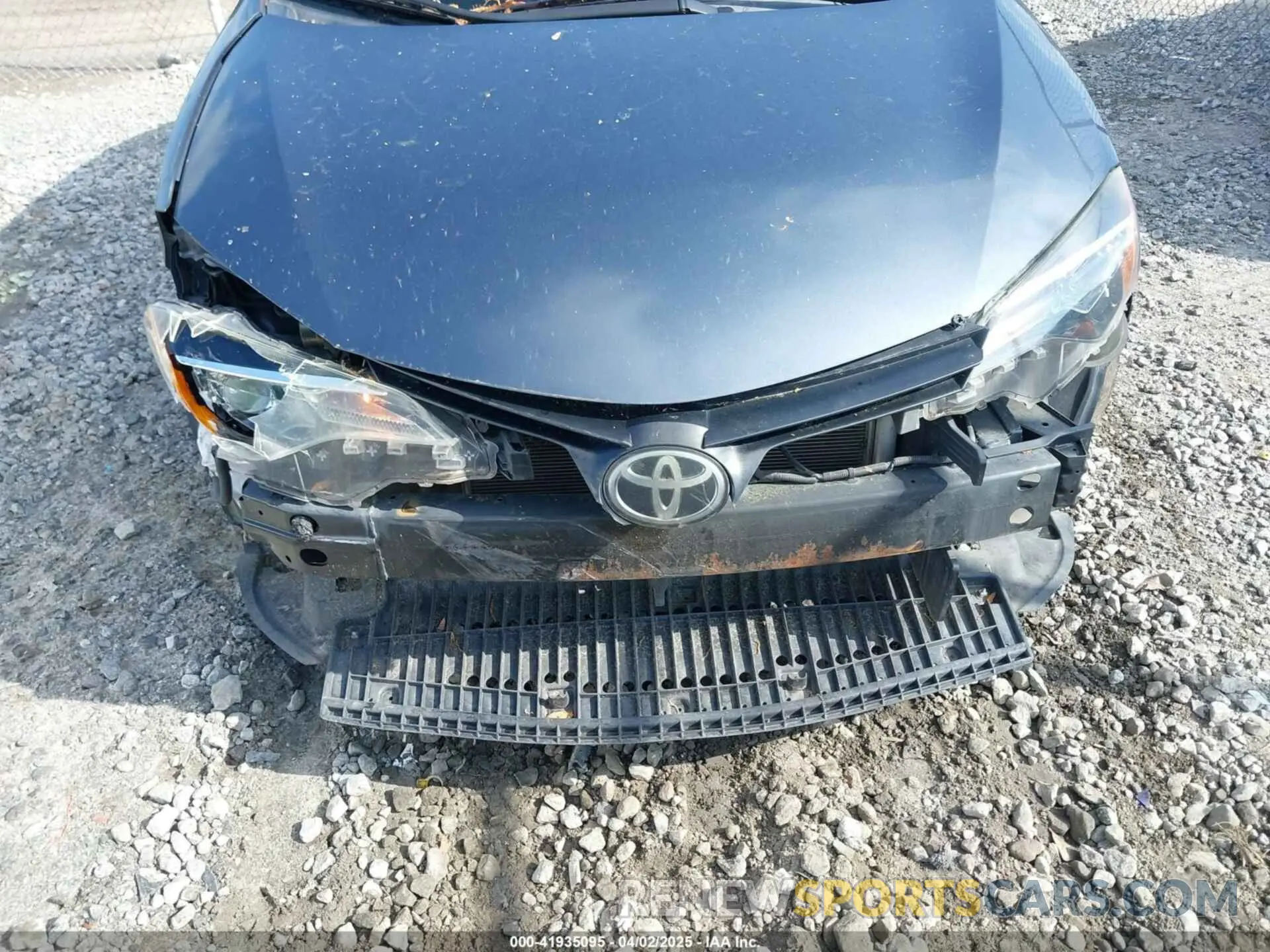 12 Photograph of a damaged car 2T1BURHE8KC145684 TOYOTA COROLLA 2019