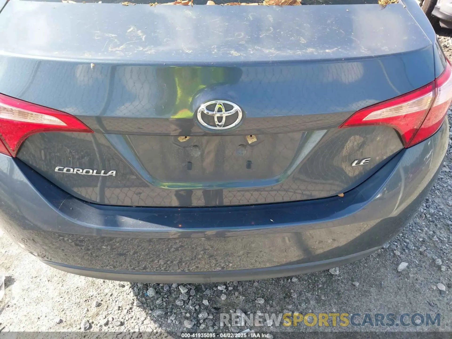 16 Photograph of a damaged car 2T1BURHE8KC145684 TOYOTA COROLLA 2019