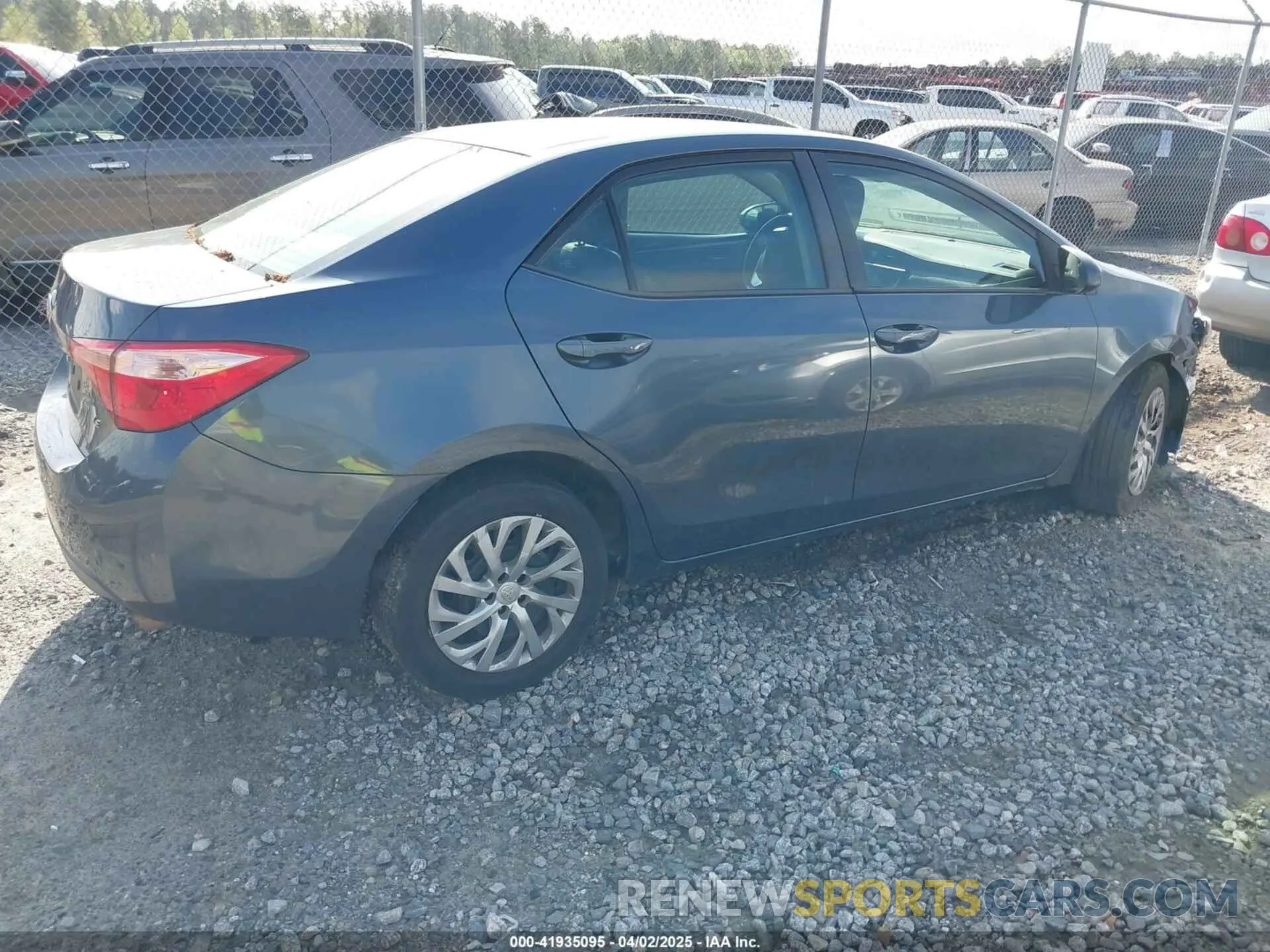 4 Photograph of a damaged car 2T1BURHE8KC145684 TOYOTA COROLLA 2019