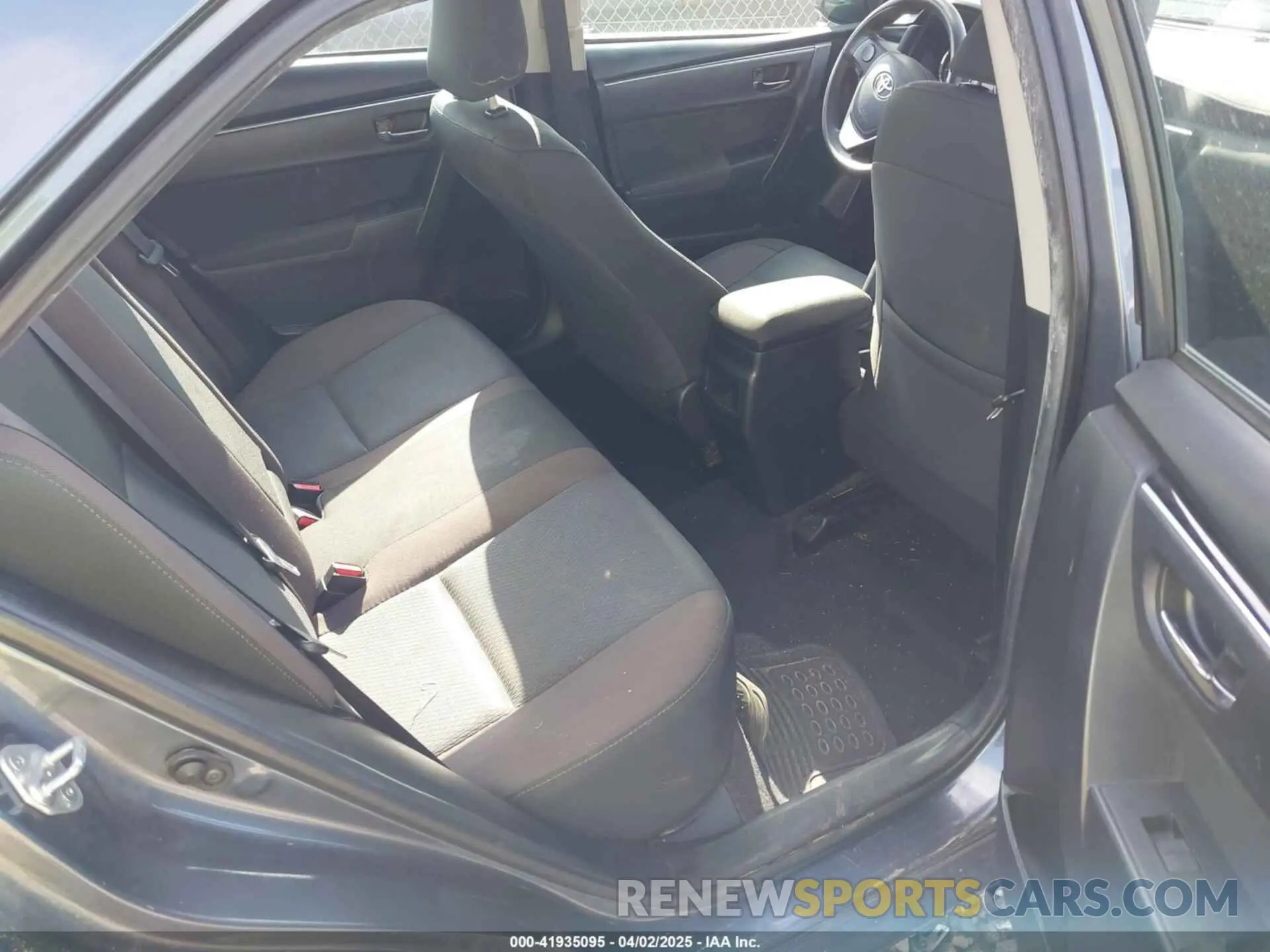 8 Photograph of a damaged car 2T1BURHE8KC145684 TOYOTA COROLLA 2019