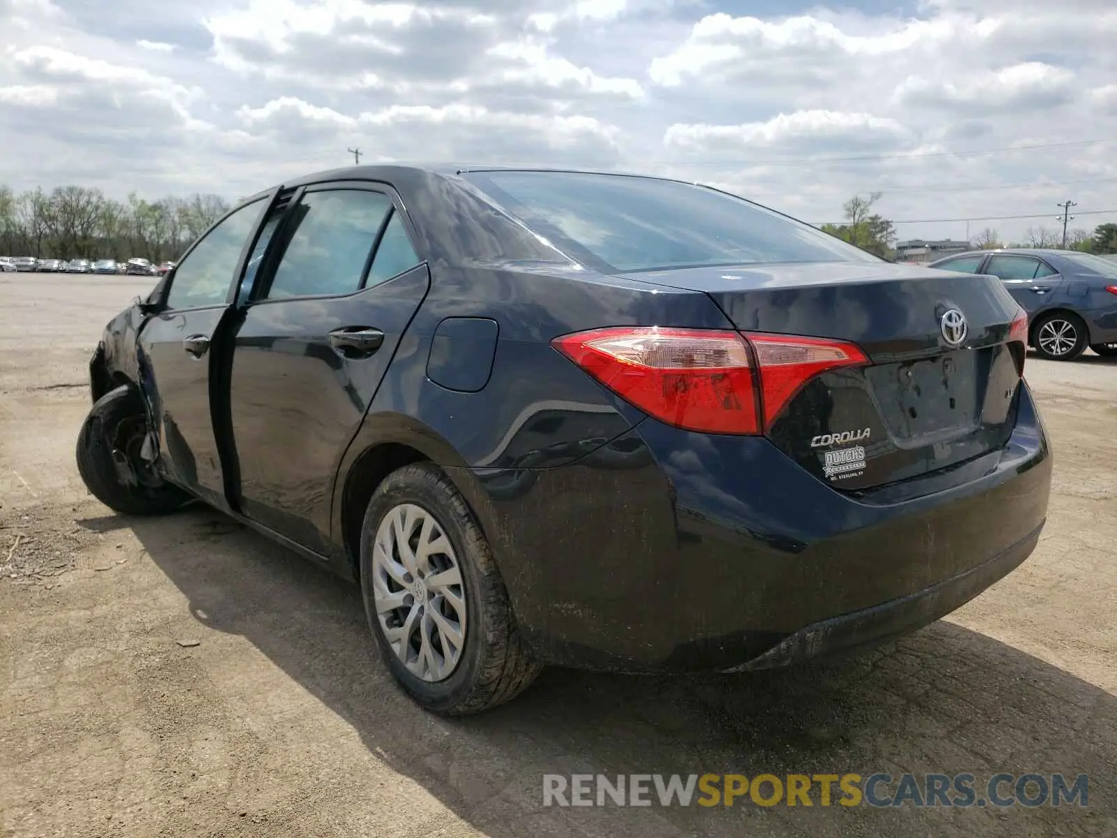 3 Photograph of a damaged car 2T1BURHE8KC147404 TOYOTA COROLLA 2019