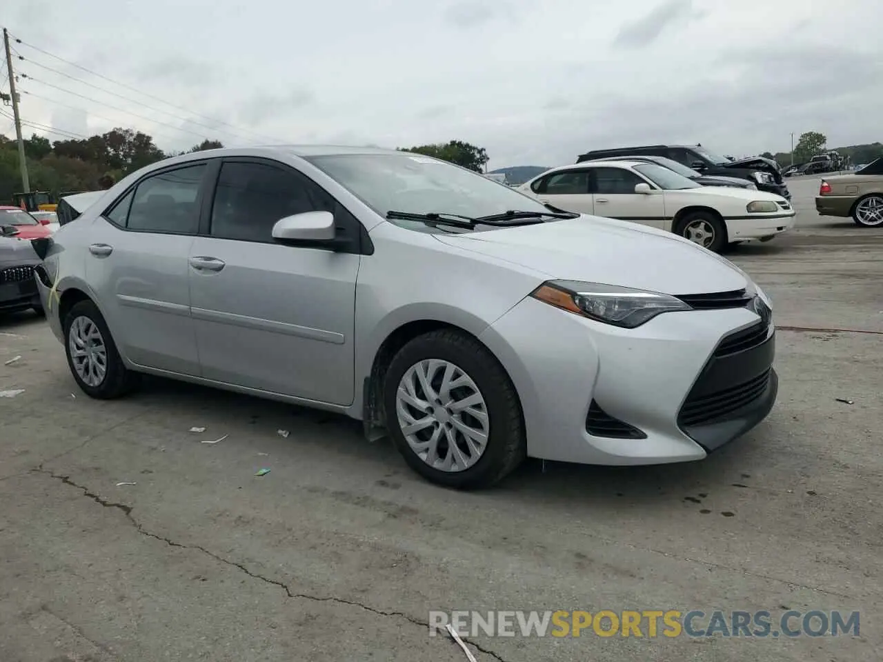 4 Photograph of a damaged car 2T1BURHE8KC153624 TOYOTA COROLLA 2019