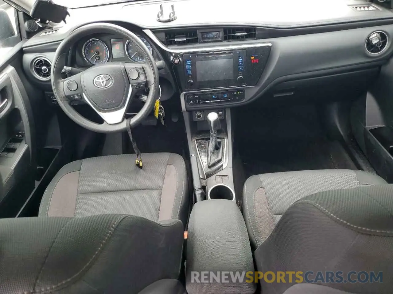 8 Photograph of a damaged car 2T1BURHE8KC153624 TOYOTA COROLLA 2019