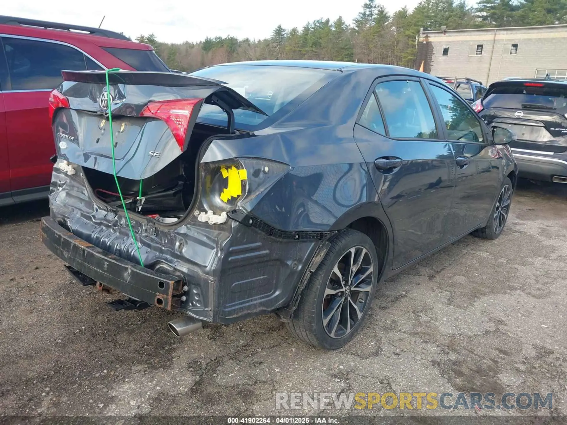 4 Photograph of a damaged car 2T1BURHE8KC155695 TOYOTA COROLLA 2019