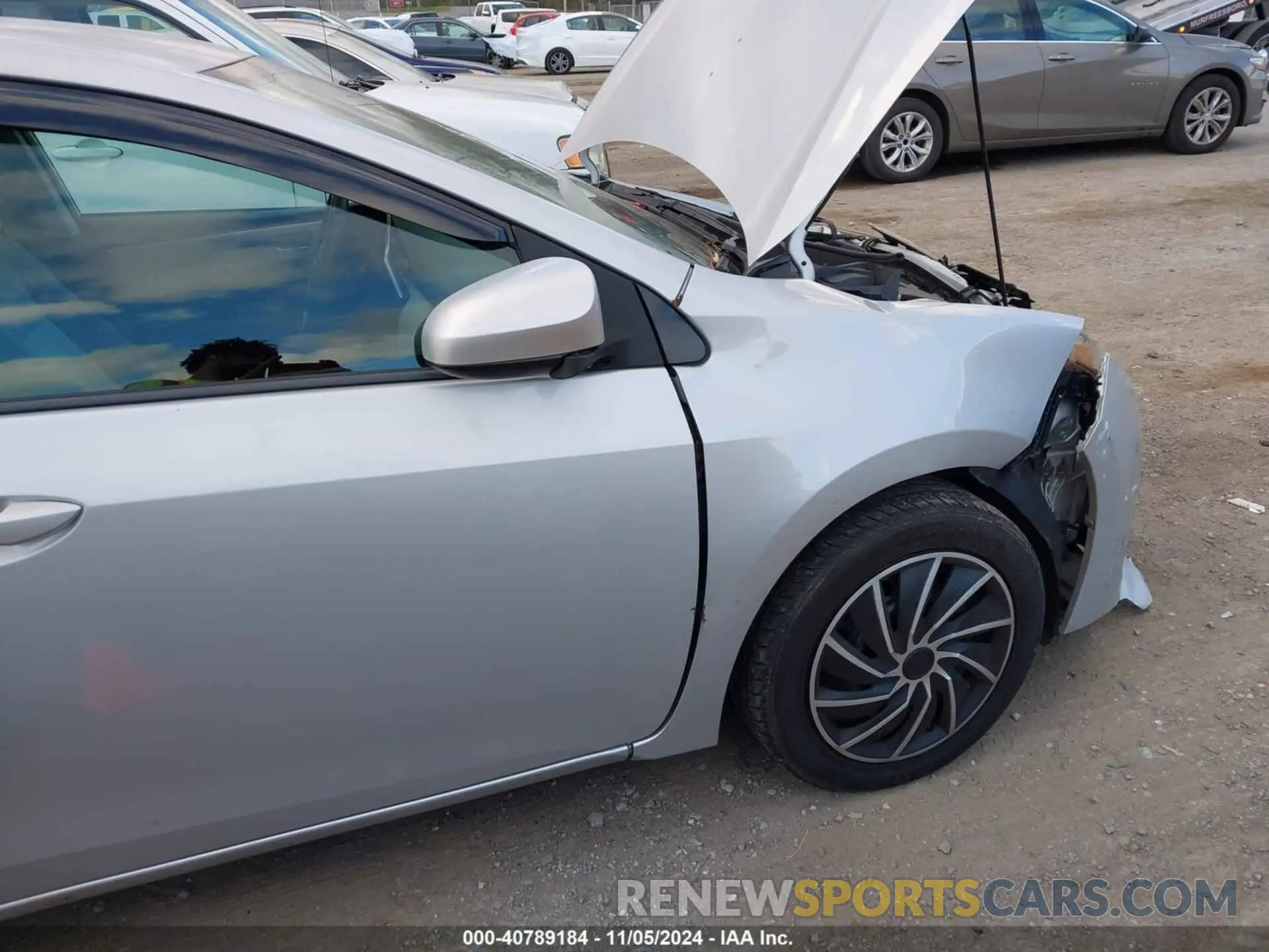 19 Photograph of a damaged car 2T1BURHE8KC157818 TOYOTA COROLLA 2019