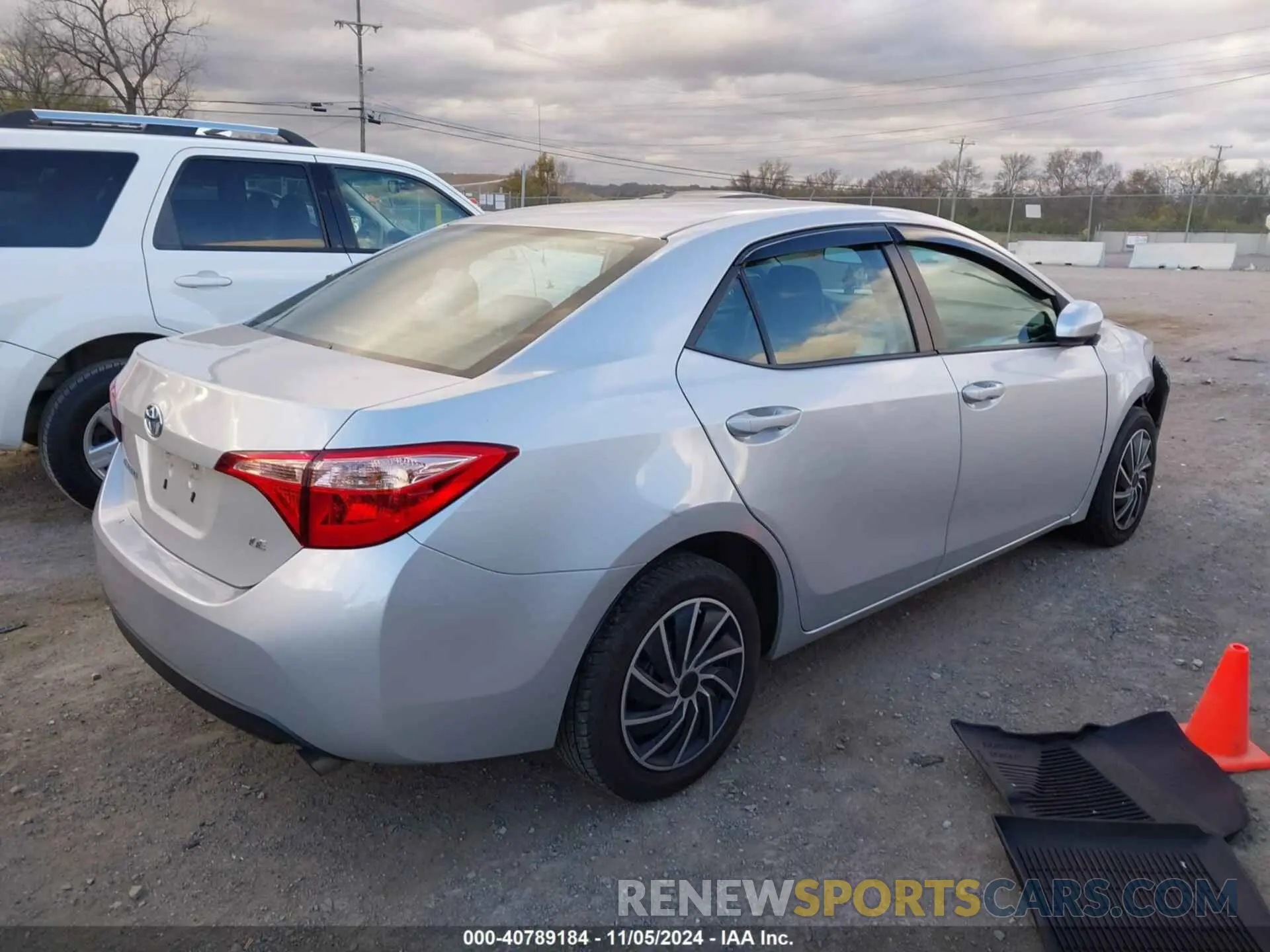 4 Photograph of a damaged car 2T1BURHE8KC157818 TOYOTA COROLLA 2019