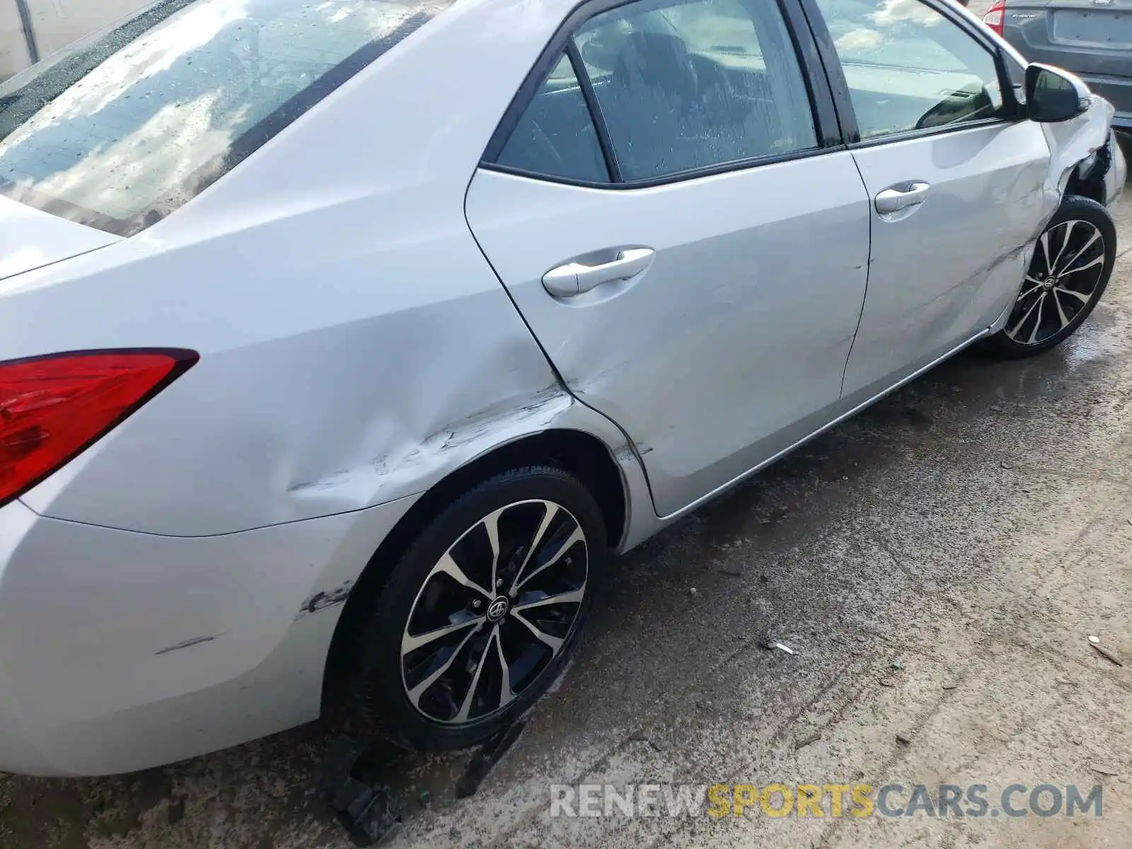 9 Photograph of a damaged car 2T1BURHE8KC159617 TOYOTA COROLLA 2019