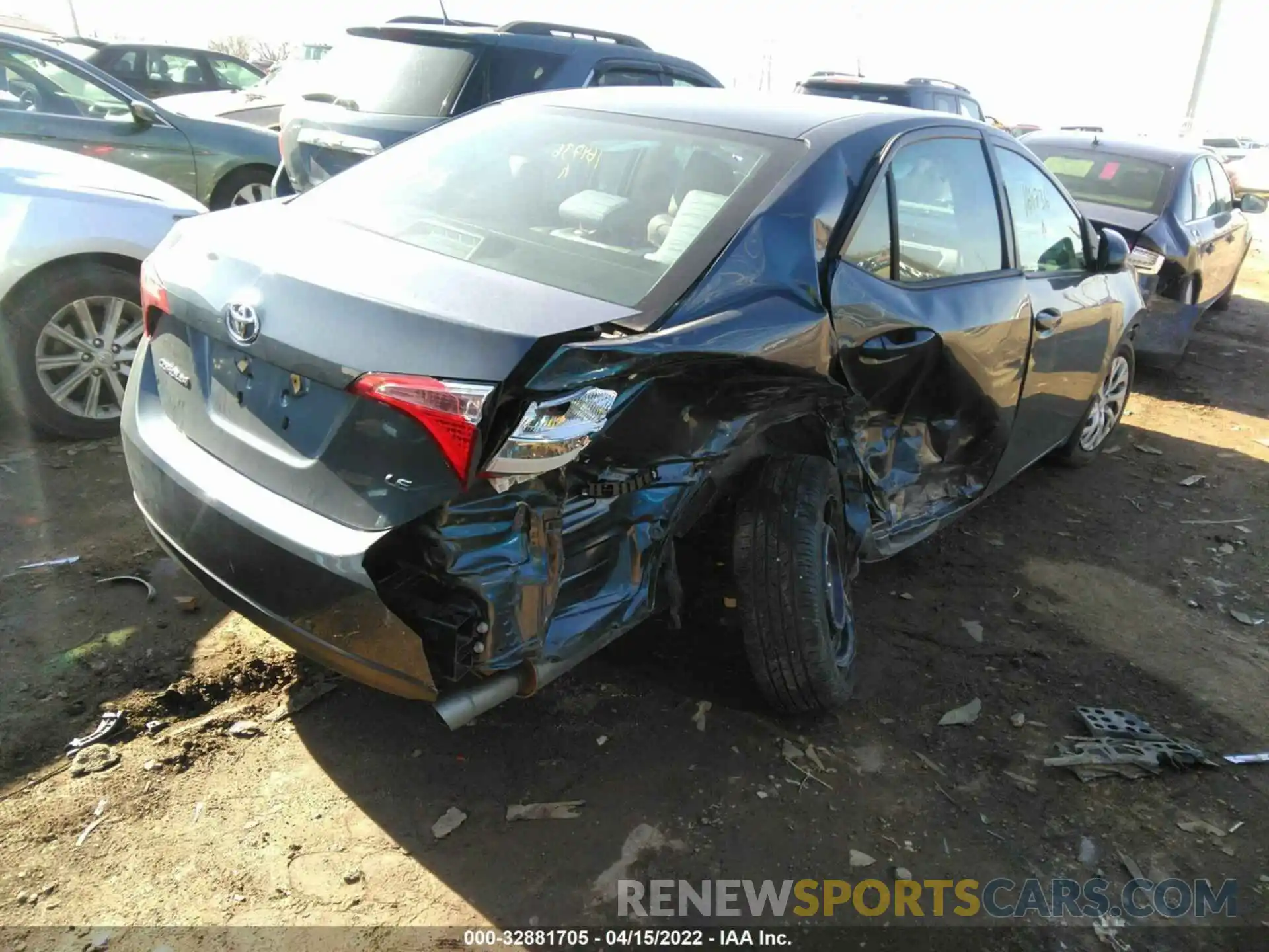 4 Photograph of a damaged car 2T1BURHE8KC164736 TOYOTA COROLLA 2019