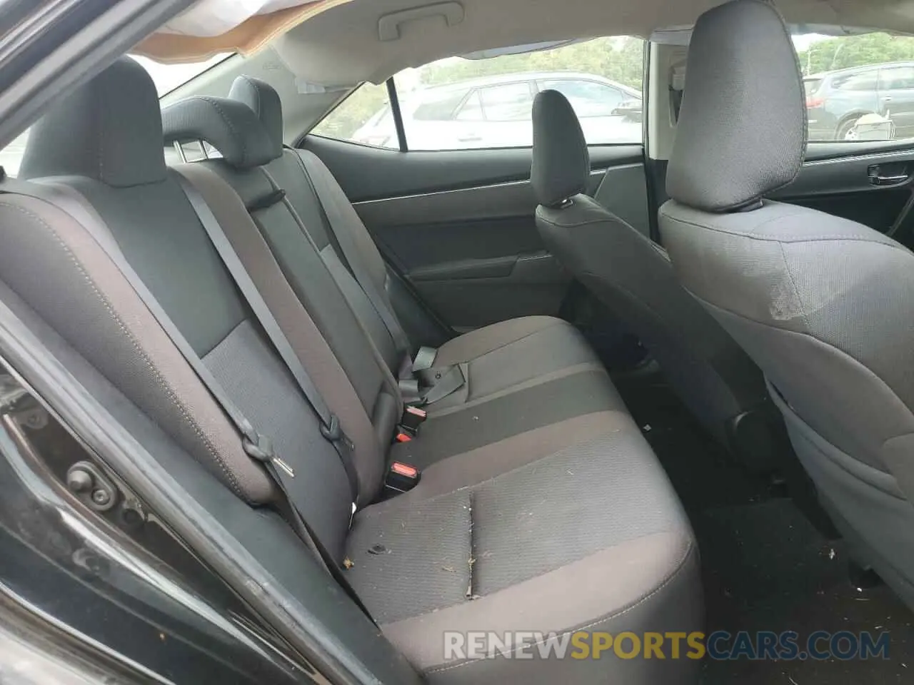 10 Photograph of a damaged car 2T1BURHE8KC166261 TOYOTA COROLLA 2019