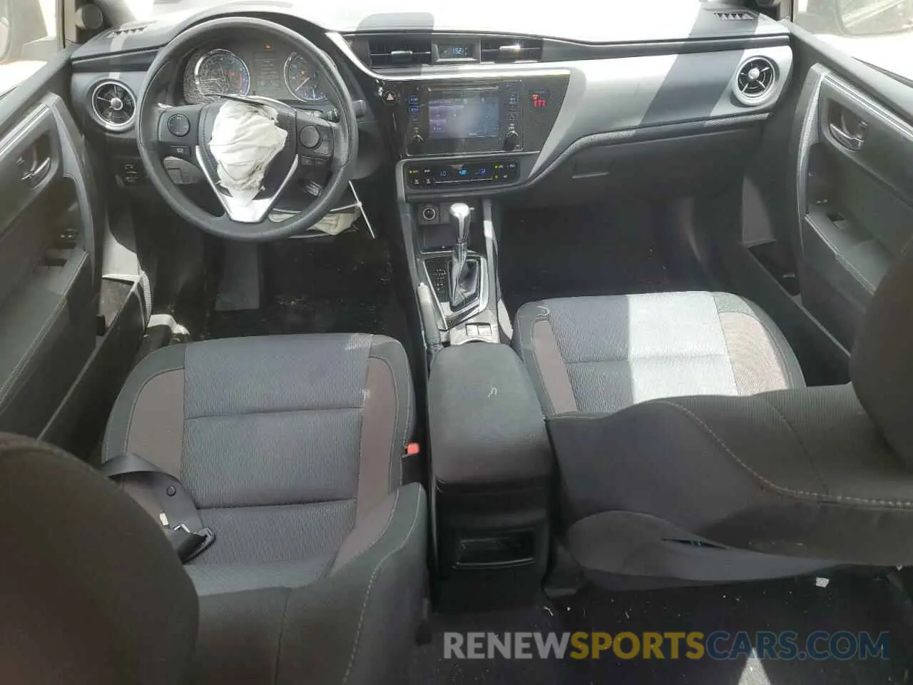 8 Photograph of a damaged car 2T1BURHE8KC166261 TOYOTA COROLLA 2019