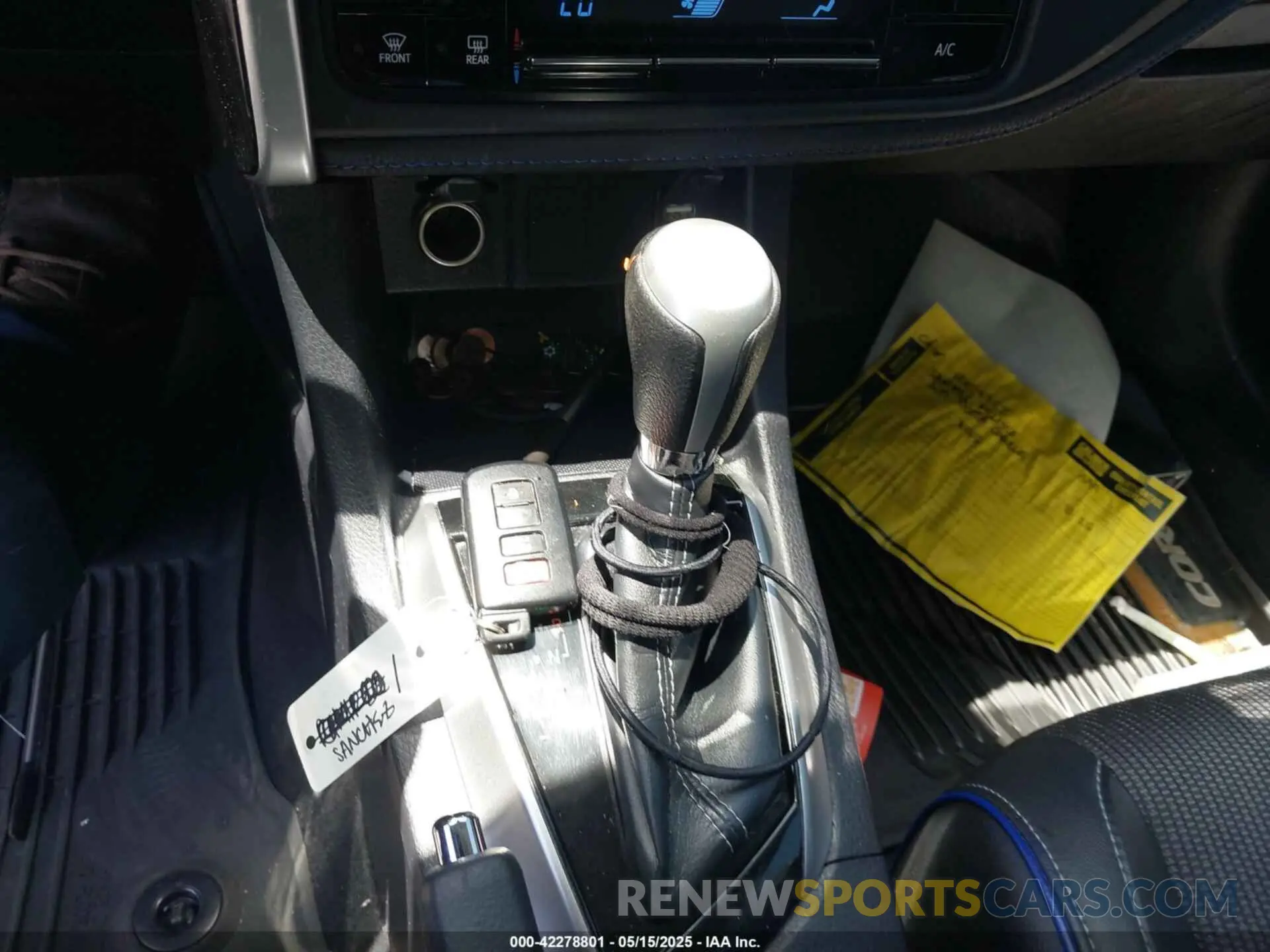 11 Photograph of a damaged car 2T1BURHE8KC166924 TOYOTA COROLLA 2019