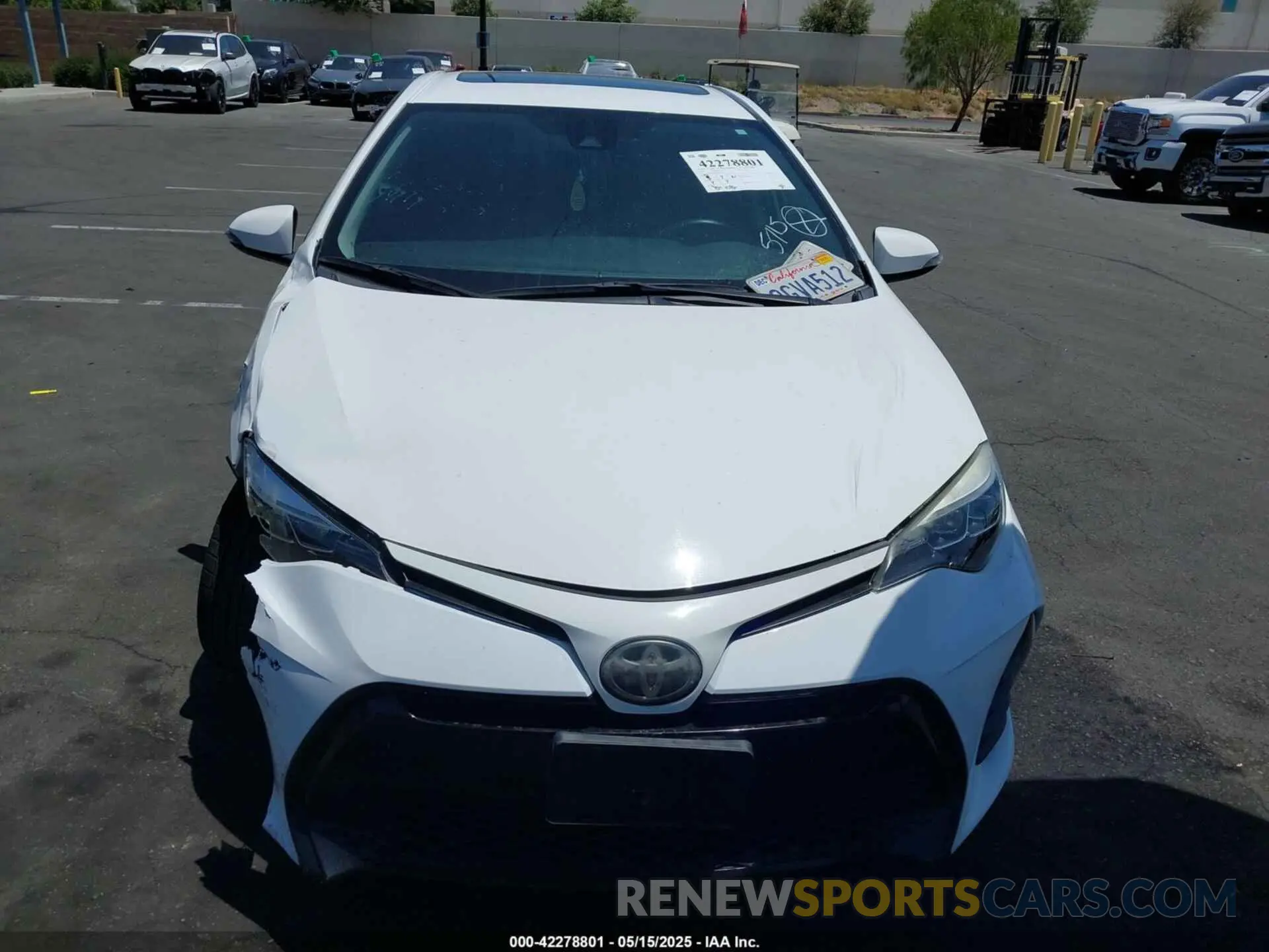 12 Photograph of a damaged car 2T1BURHE8KC166924 TOYOTA COROLLA 2019