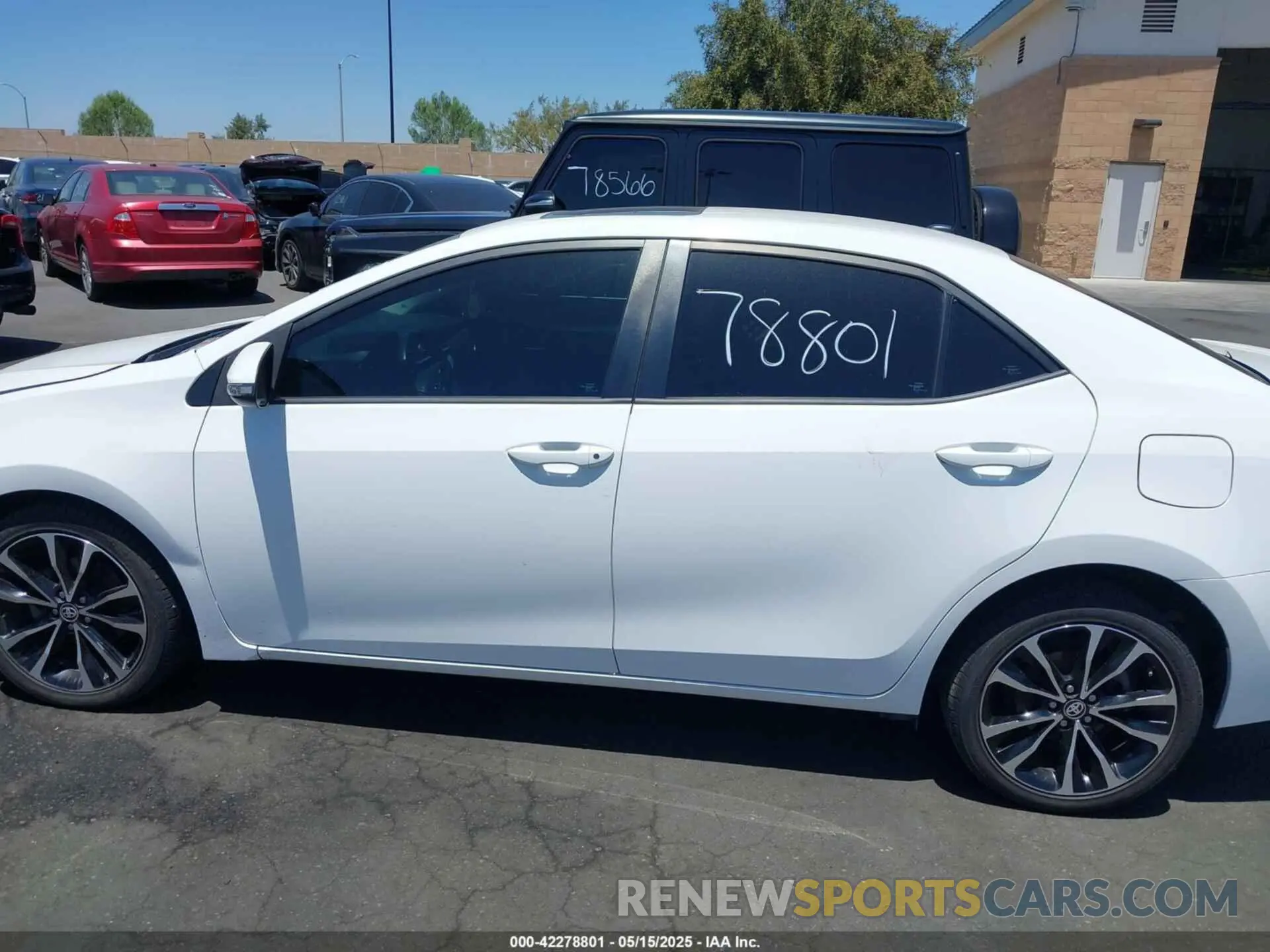 14 Photograph of a damaged car 2T1BURHE8KC166924 TOYOTA COROLLA 2019