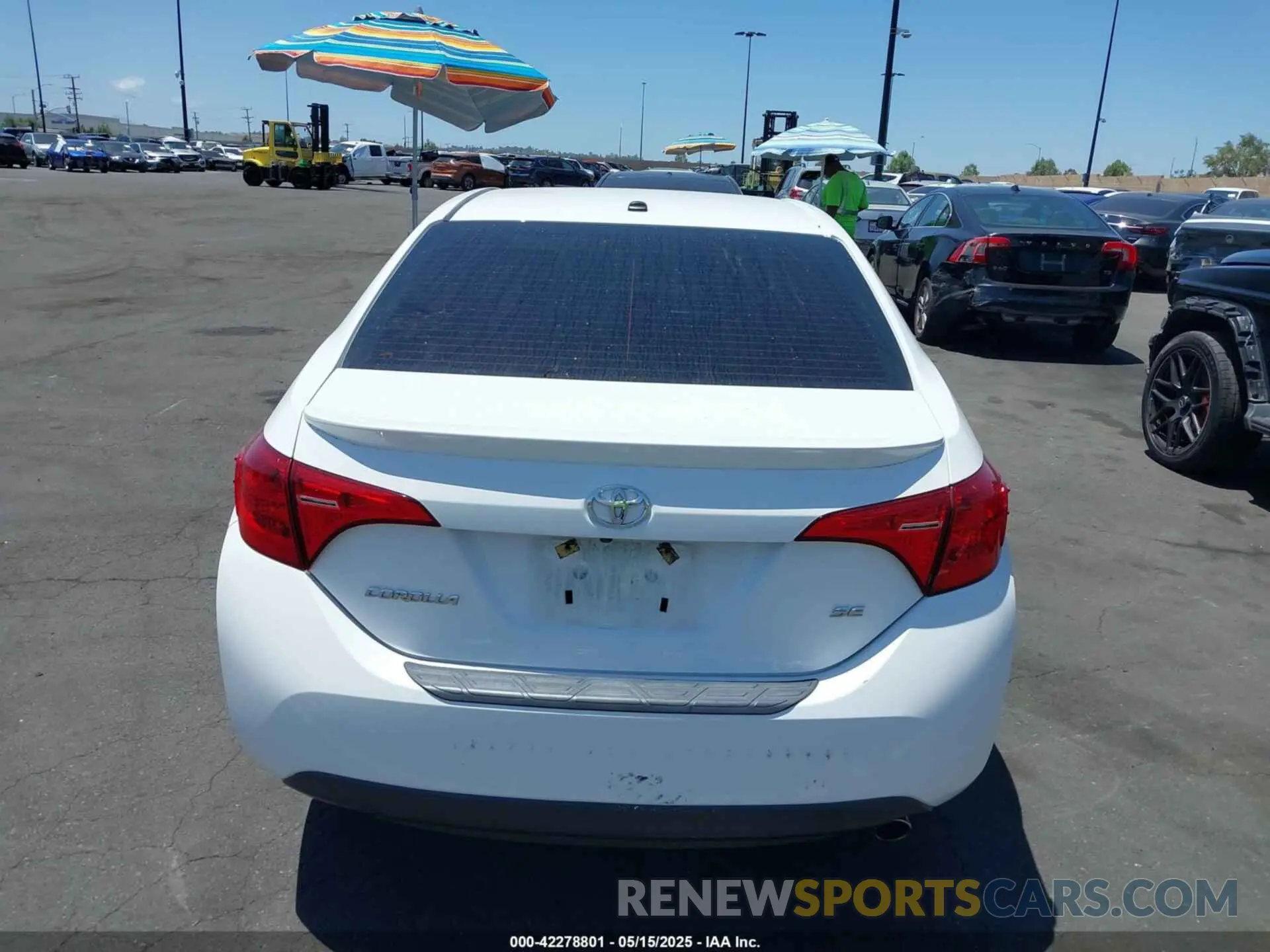 16 Photograph of a damaged car 2T1BURHE8KC166924 TOYOTA COROLLA 2019