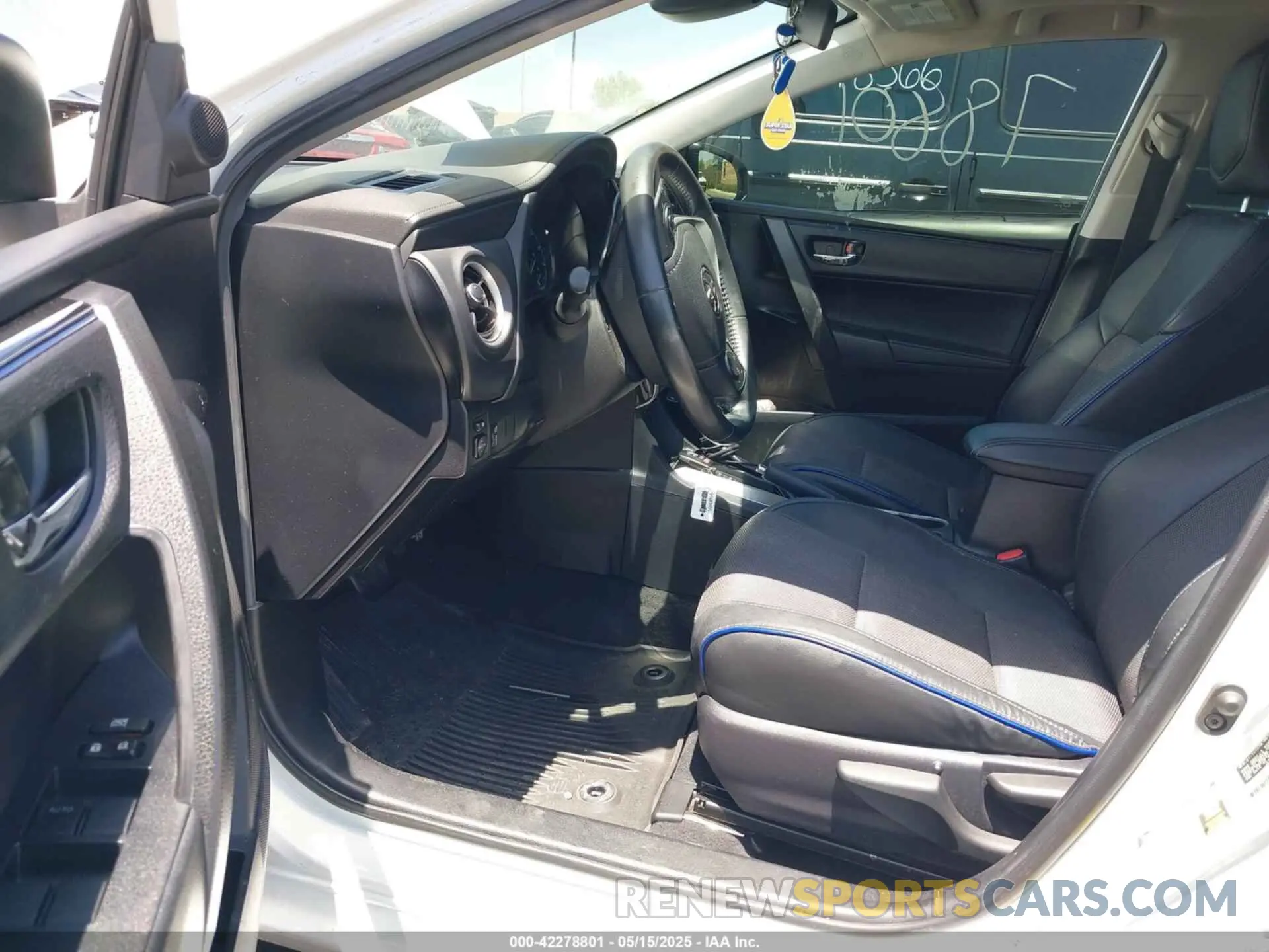 5 Photograph of a damaged car 2T1BURHE8KC166924 TOYOTA COROLLA 2019