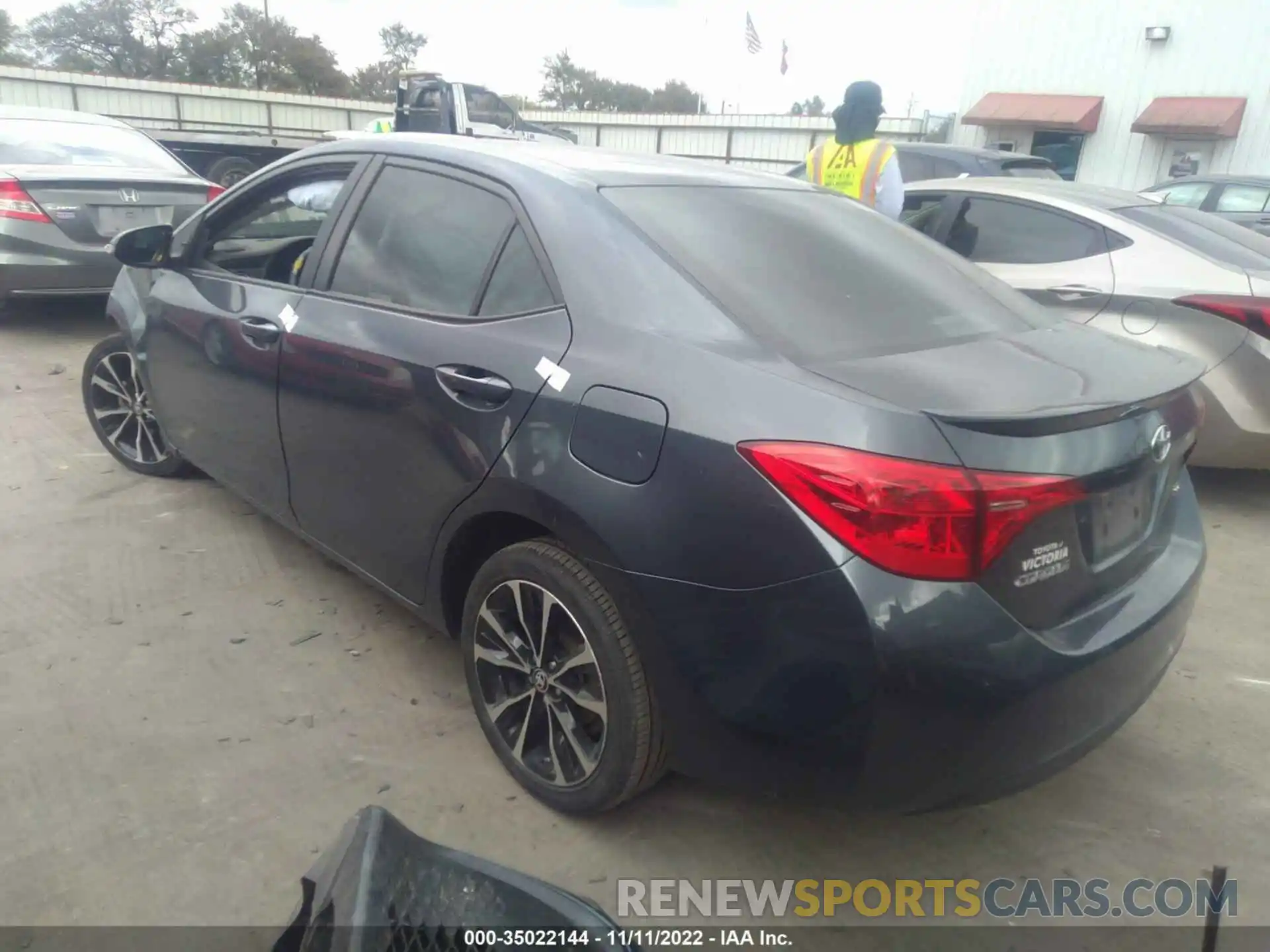 3 Photograph of a damaged car 2T1BURHE8KC167197 TOYOTA COROLLA 2019