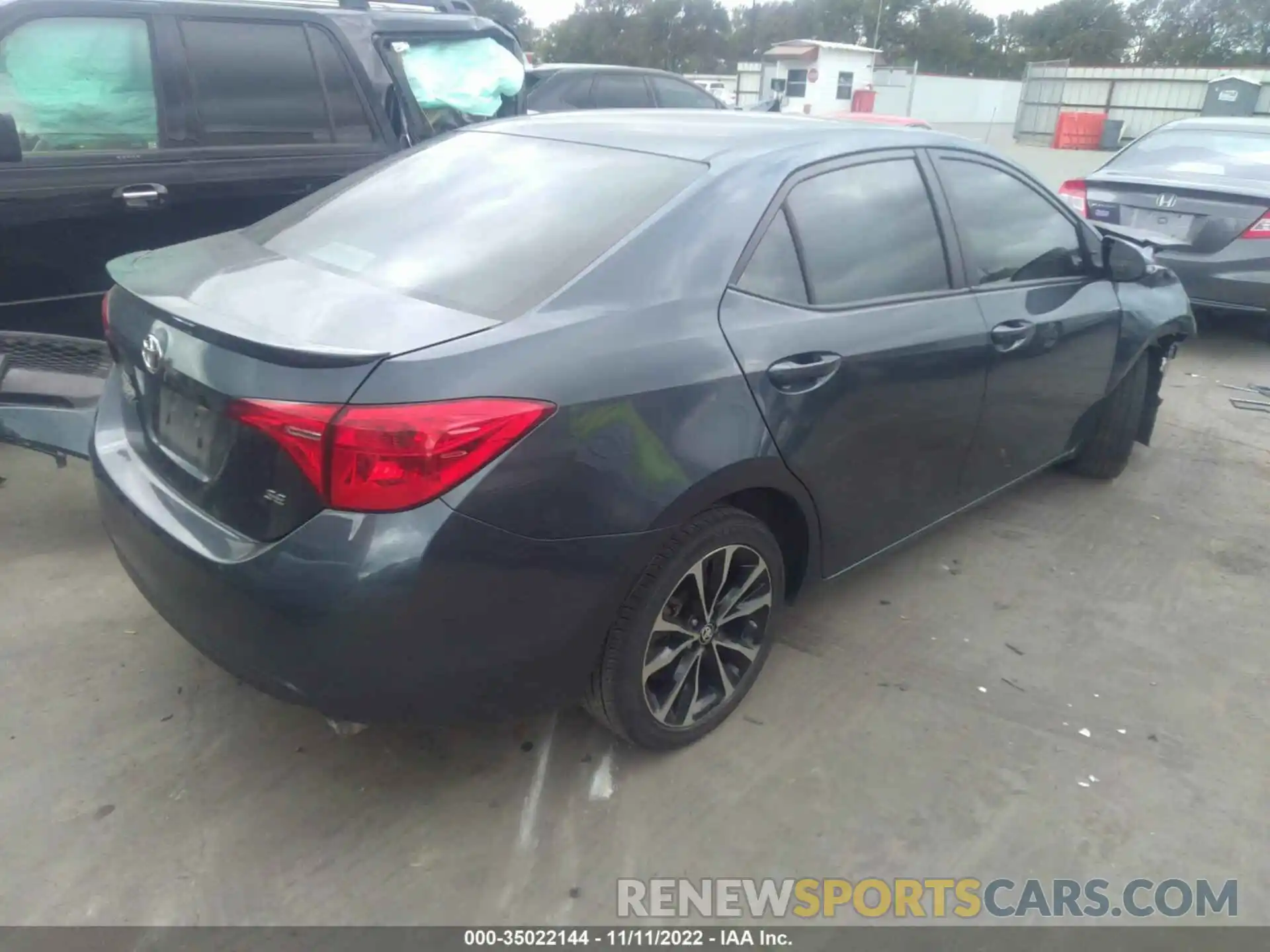 4 Photograph of a damaged car 2T1BURHE8KC167197 TOYOTA COROLLA 2019