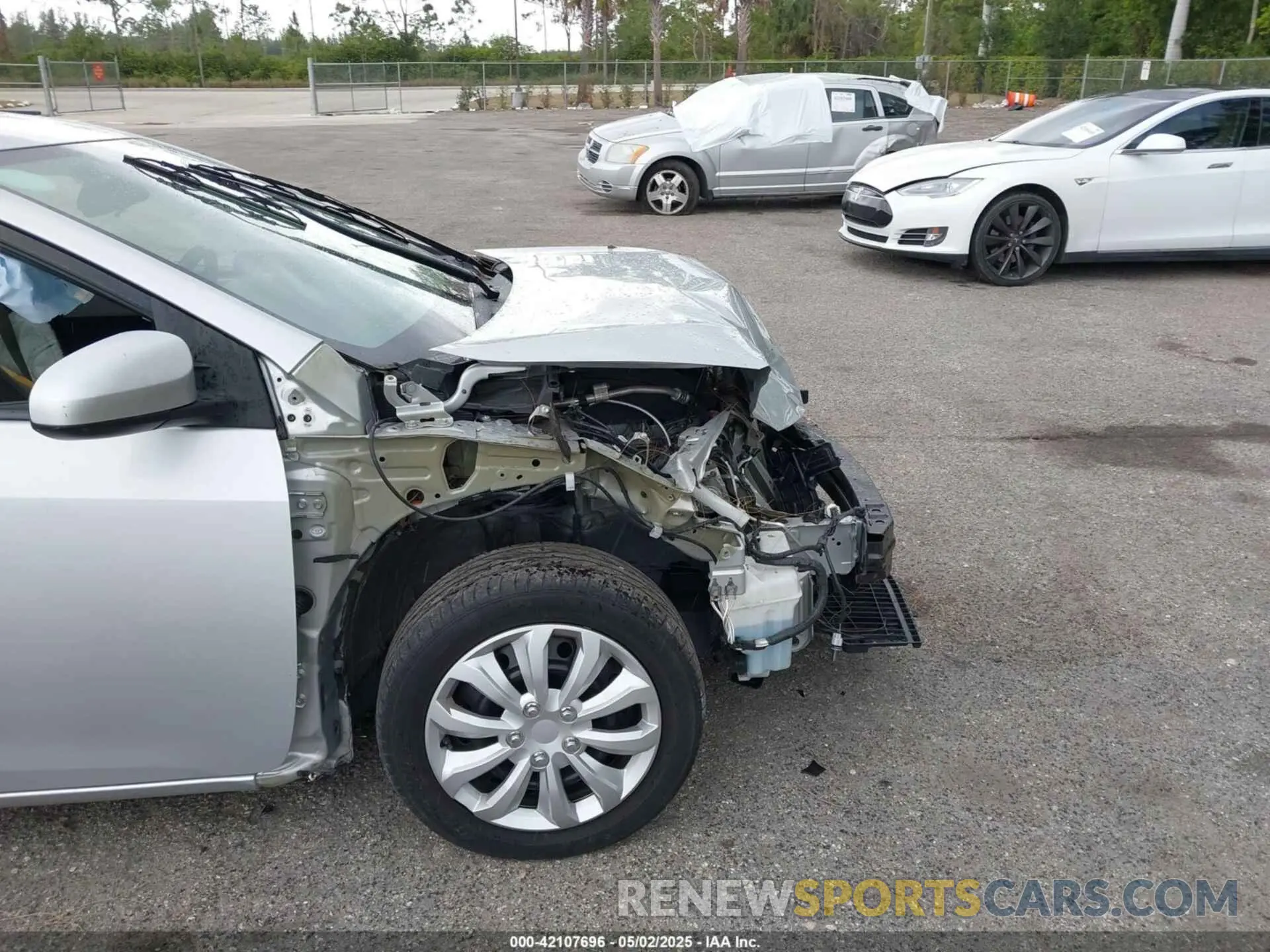 19 Photograph of a damaged car 2T1BURHE8KC170584 TOYOTA COROLLA 2019