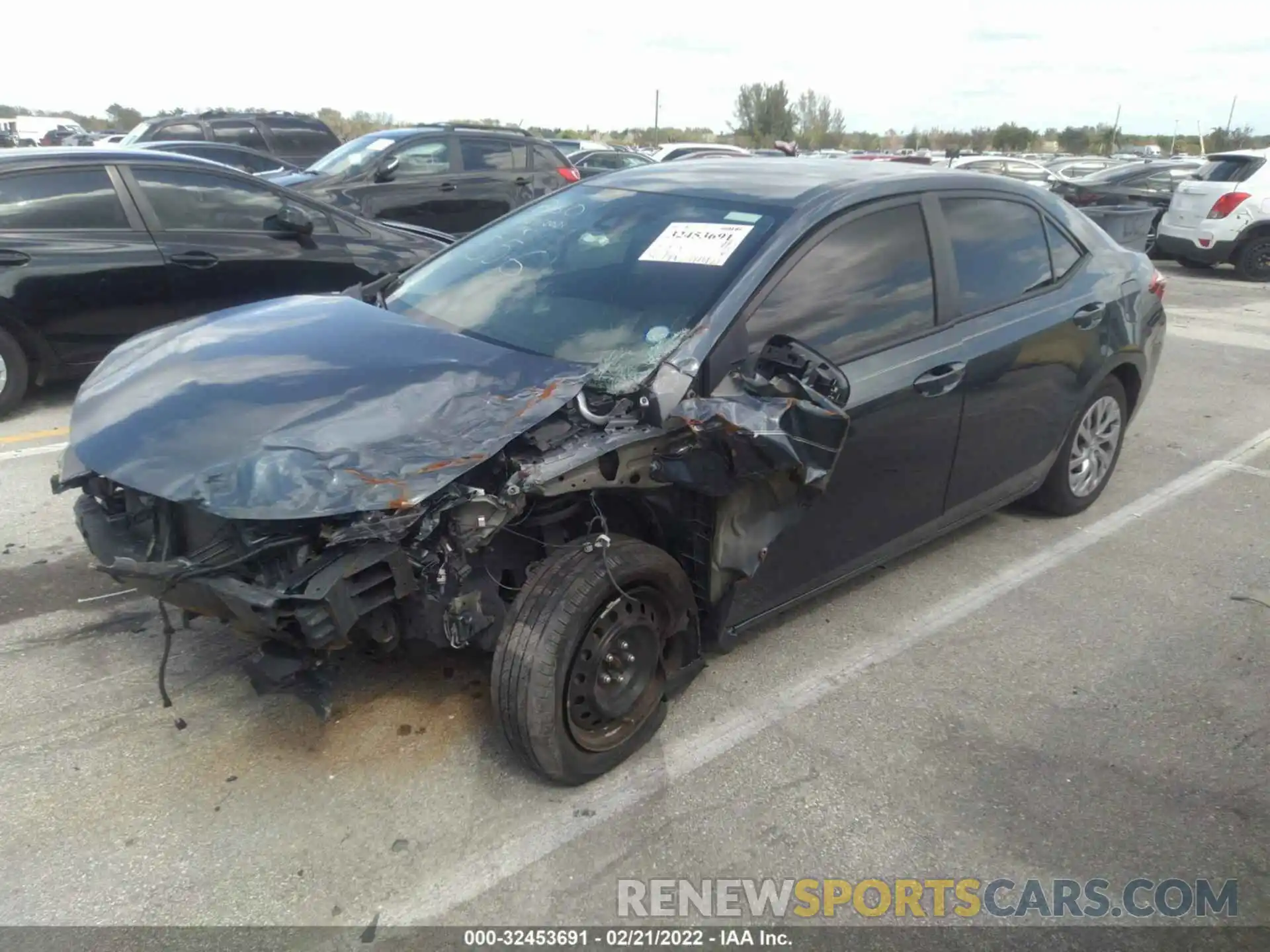 2 Photograph of a damaged car 2T1BURHE8KC171556 TOYOTA COROLLA 2019