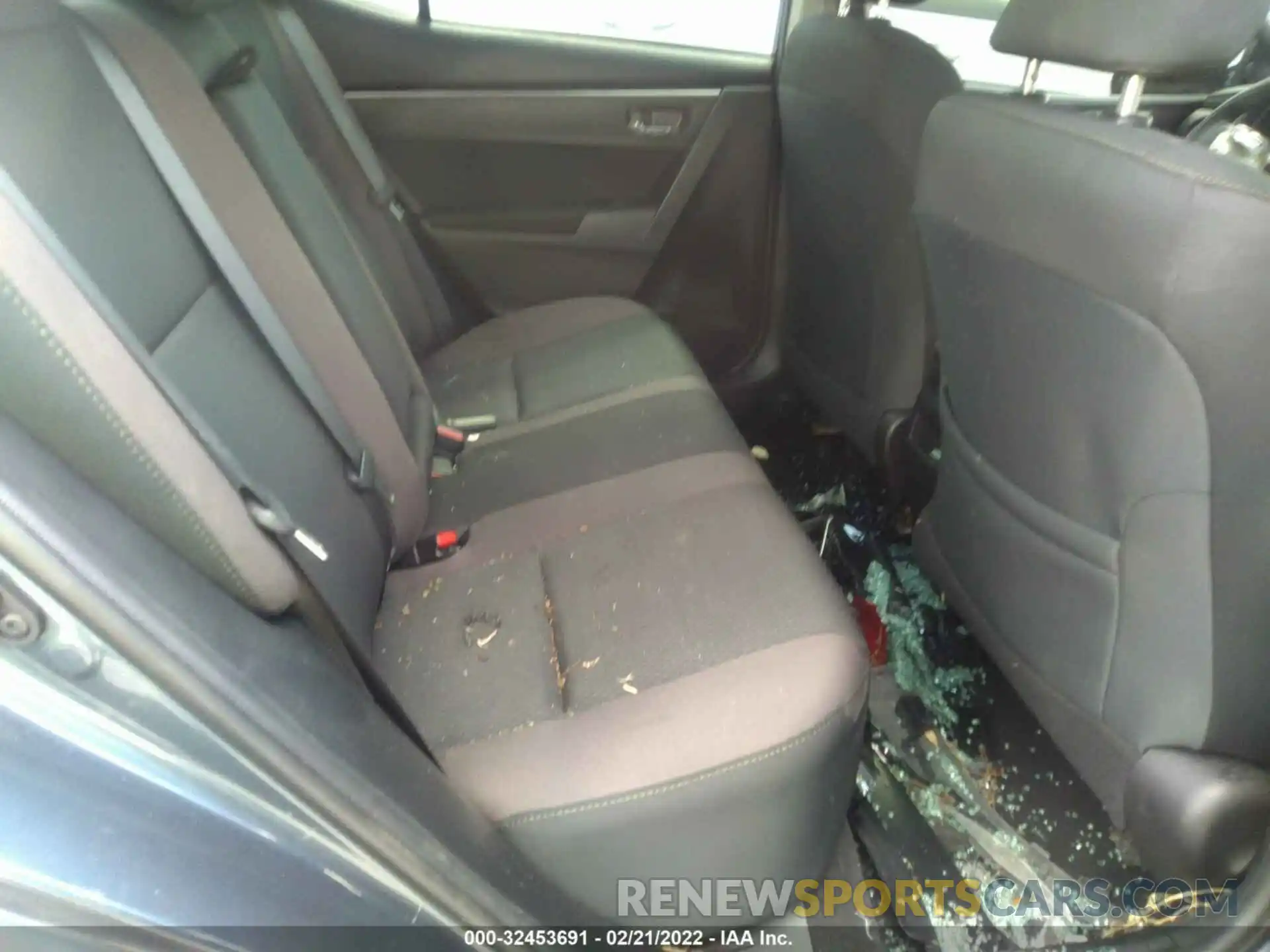 8 Photograph of a damaged car 2T1BURHE8KC171556 TOYOTA COROLLA 2019