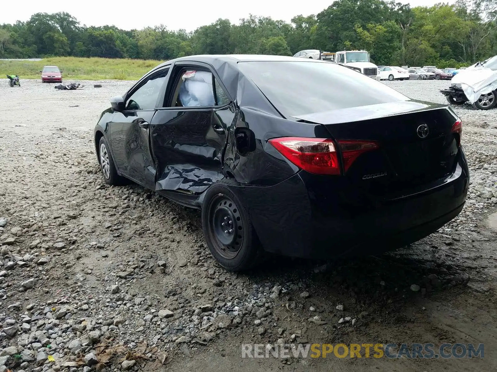 3 Photograph of a damaged car 2T1BURHE8KC173355 TOYOTA COROLLA 2019