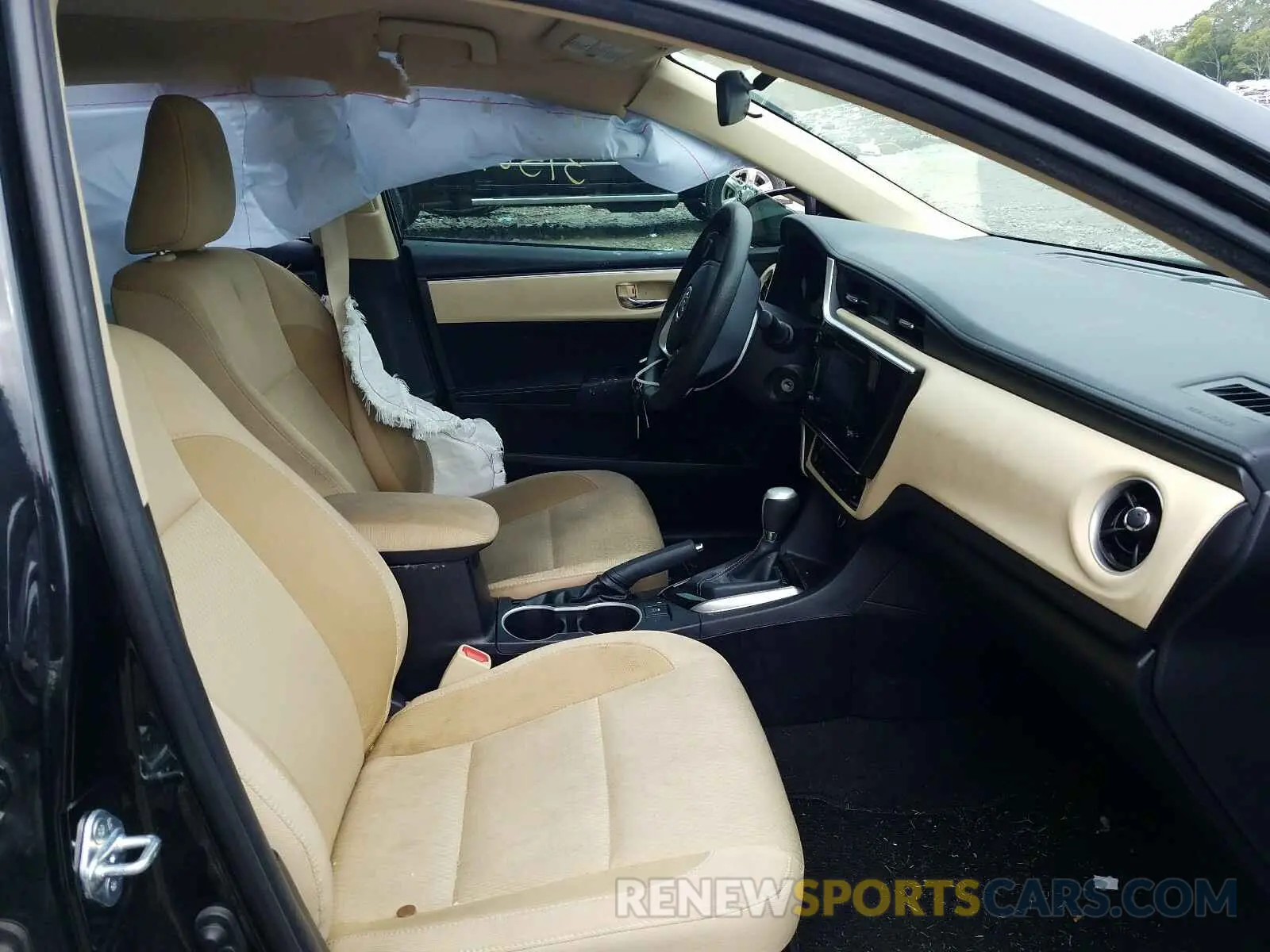 5 Photograph of a damaged car 2T1BURHE8KC173355 TOYOTA COROLLA 2019