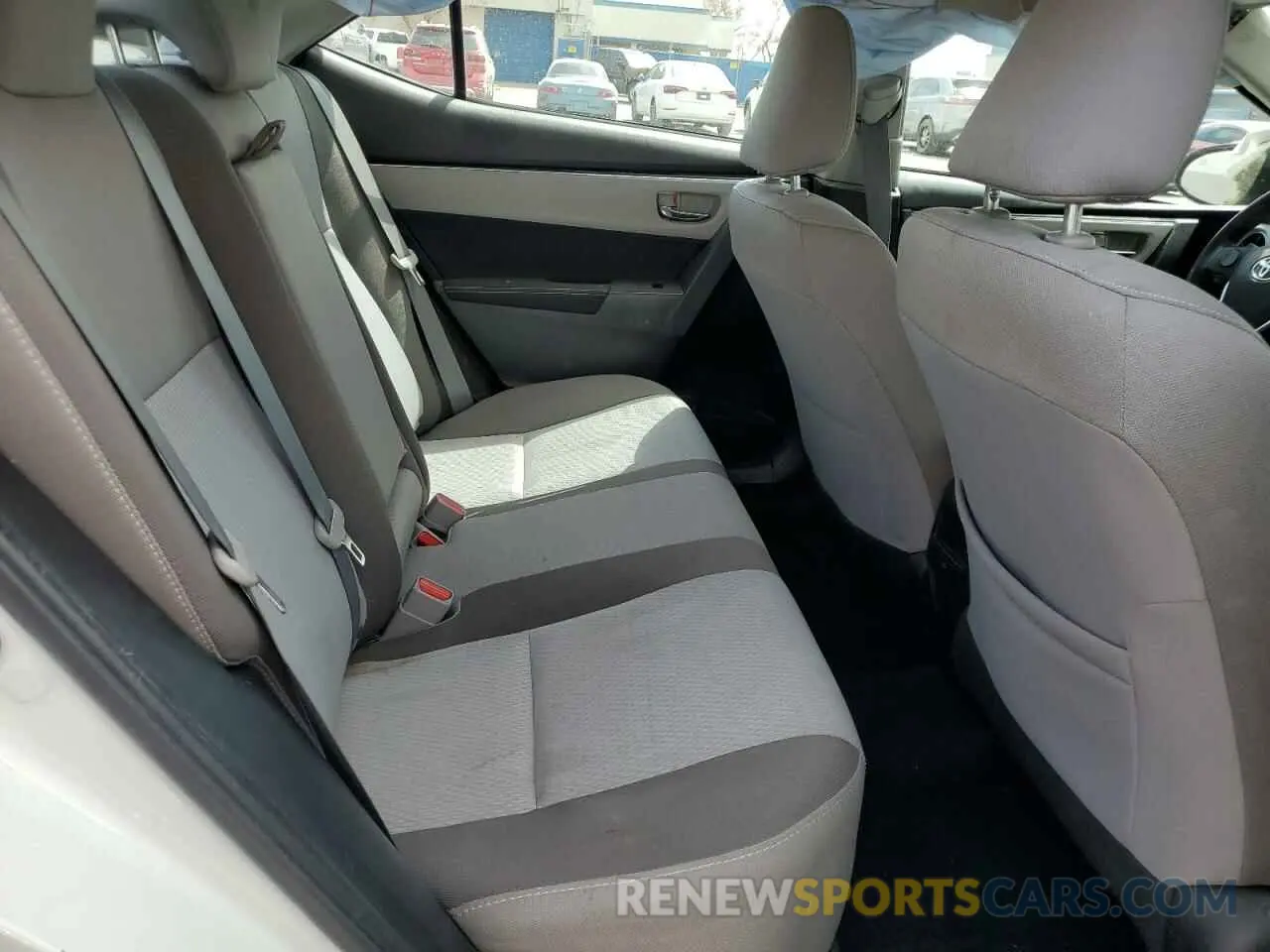 10 Photograph of a damaged car 2T1BURHE8KC173646 TOYOTA COROLLA 2019