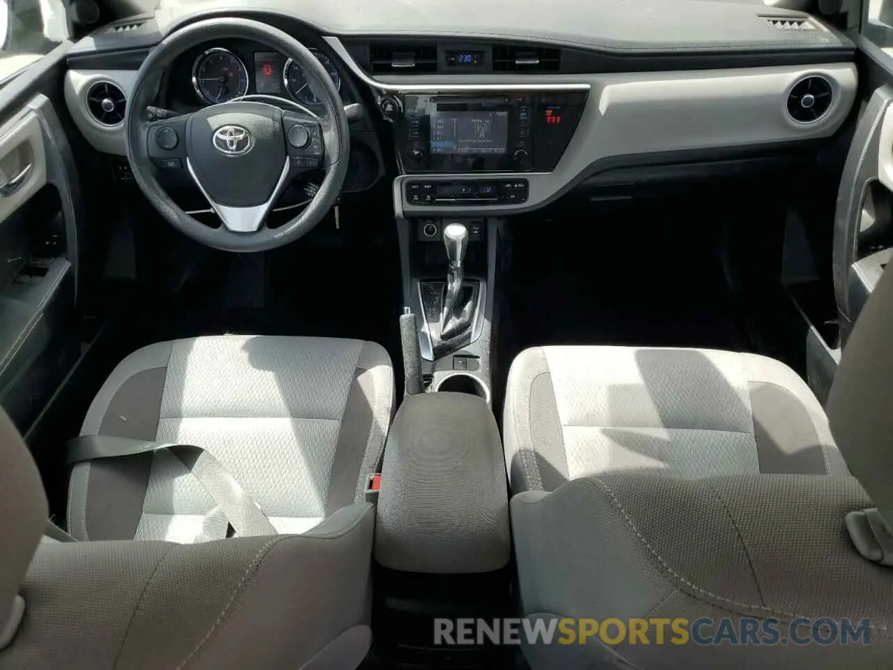 8 Photograph of a damaged car 2T1BURHE8KC173646 TOYOTA COROLLA 2019