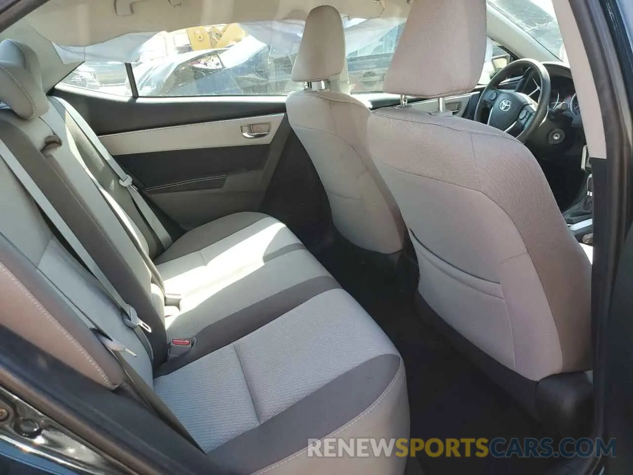 10 Photograph of a damaged car 2T1BURHE8KC175137 TOYOTA COROLLA 2019
