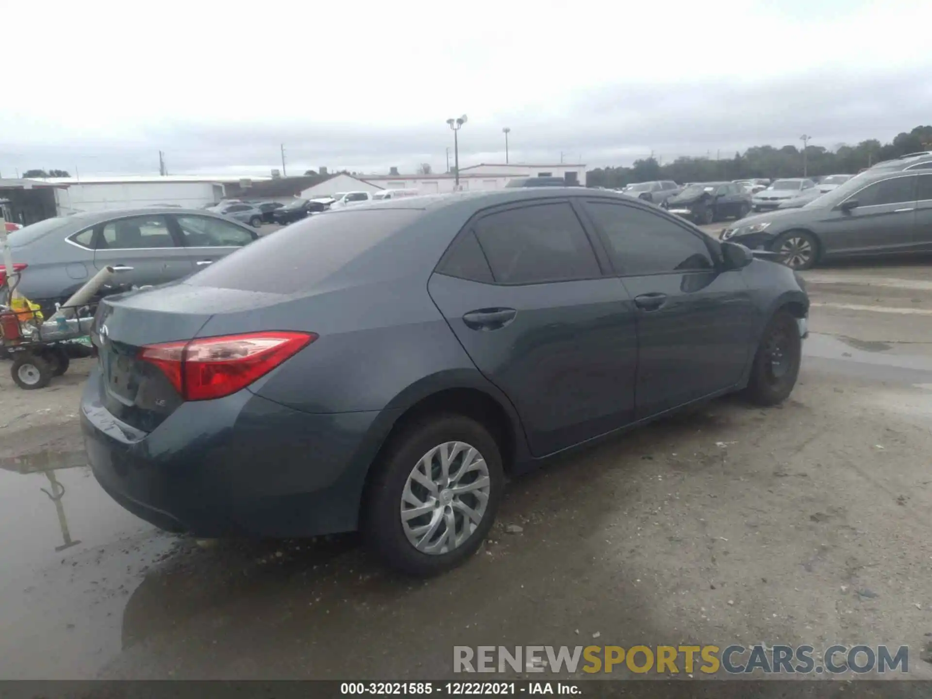 4 Photograph of a damaged car 2T1BURHE8KC178426 TOYOTA COROLLA 2019