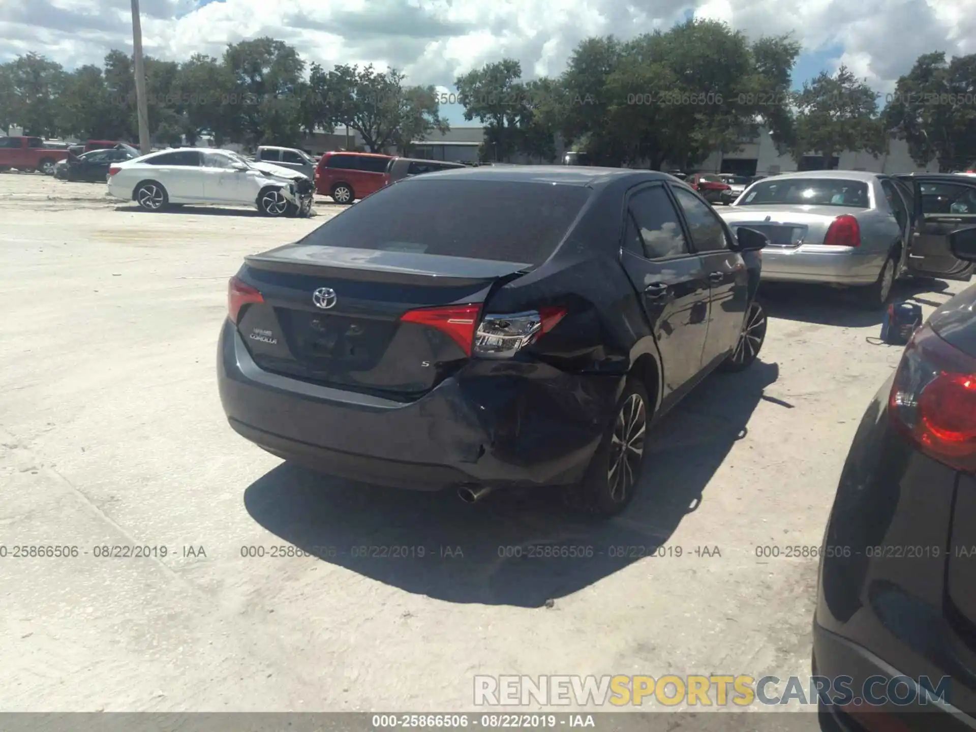 4 Photograph of a damaged car 2T1BURHE8KC178992 TOYOTA COROLLA 2019