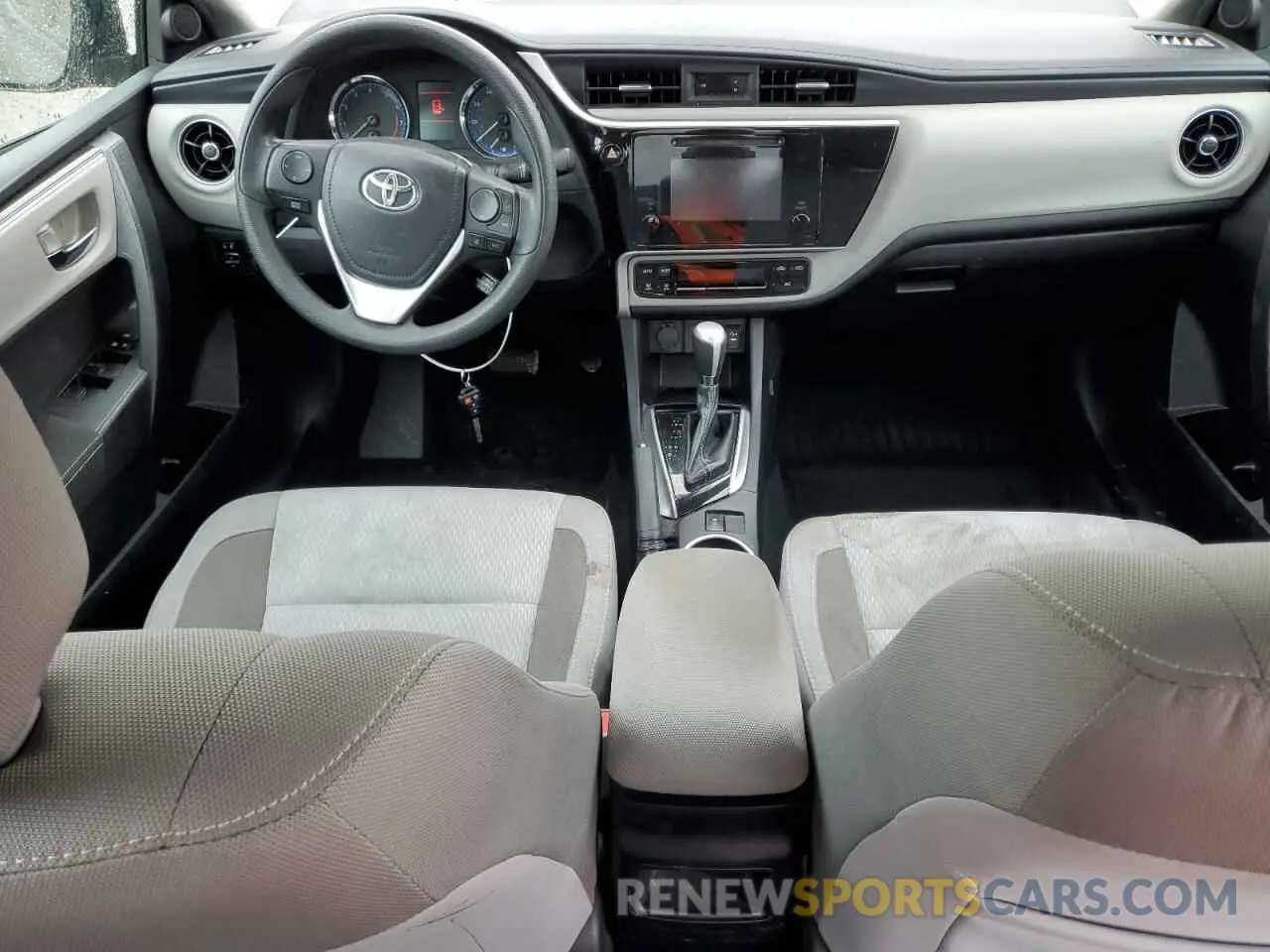8 Photograph of a damaged car 2T1BURHE8KC183108 TOYOTA COROLLA 2019