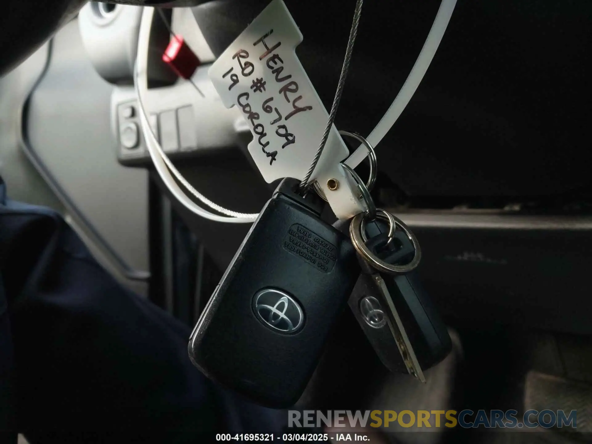 11 Photograph of a damaged car 2T1BURHE8KC188387 TOYOTA COROLLA 2019