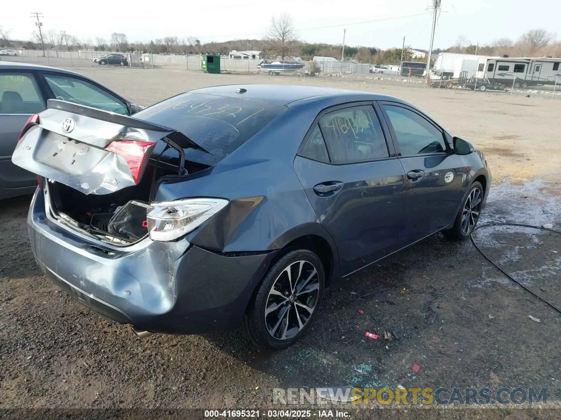 4 Photograph of a damaged car 2T1BURHE8KC188387 TOYOTA COROLLA 2019
