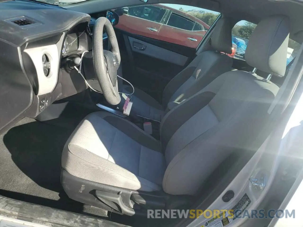 7 Photograph of a damaged car 2T1BURHE8KC189099 TOYOTA COROLLA 2019
