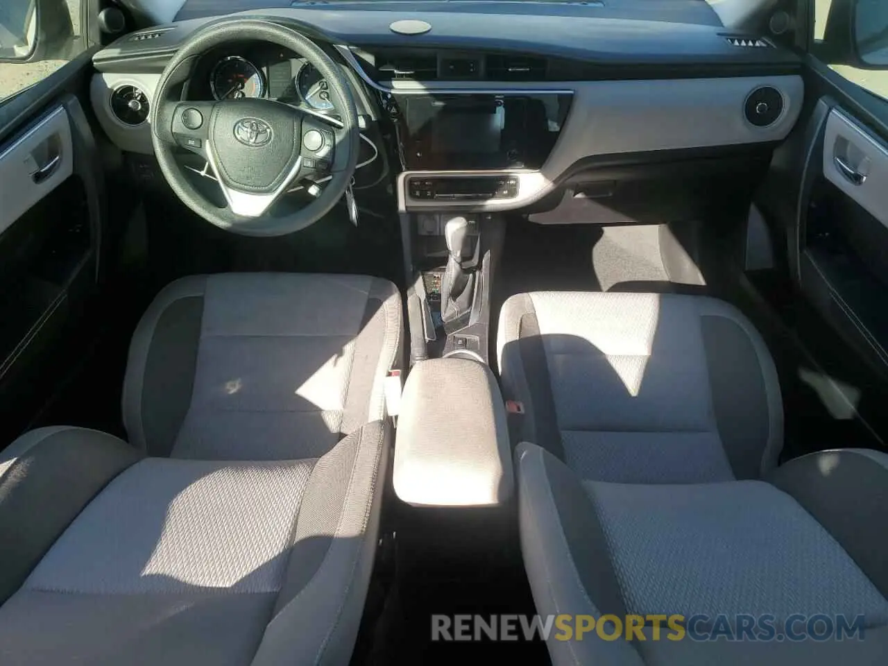 8 Photograph of a damaged car 2T1BURHE8KC189099 TOYOTA COROLLA 2019