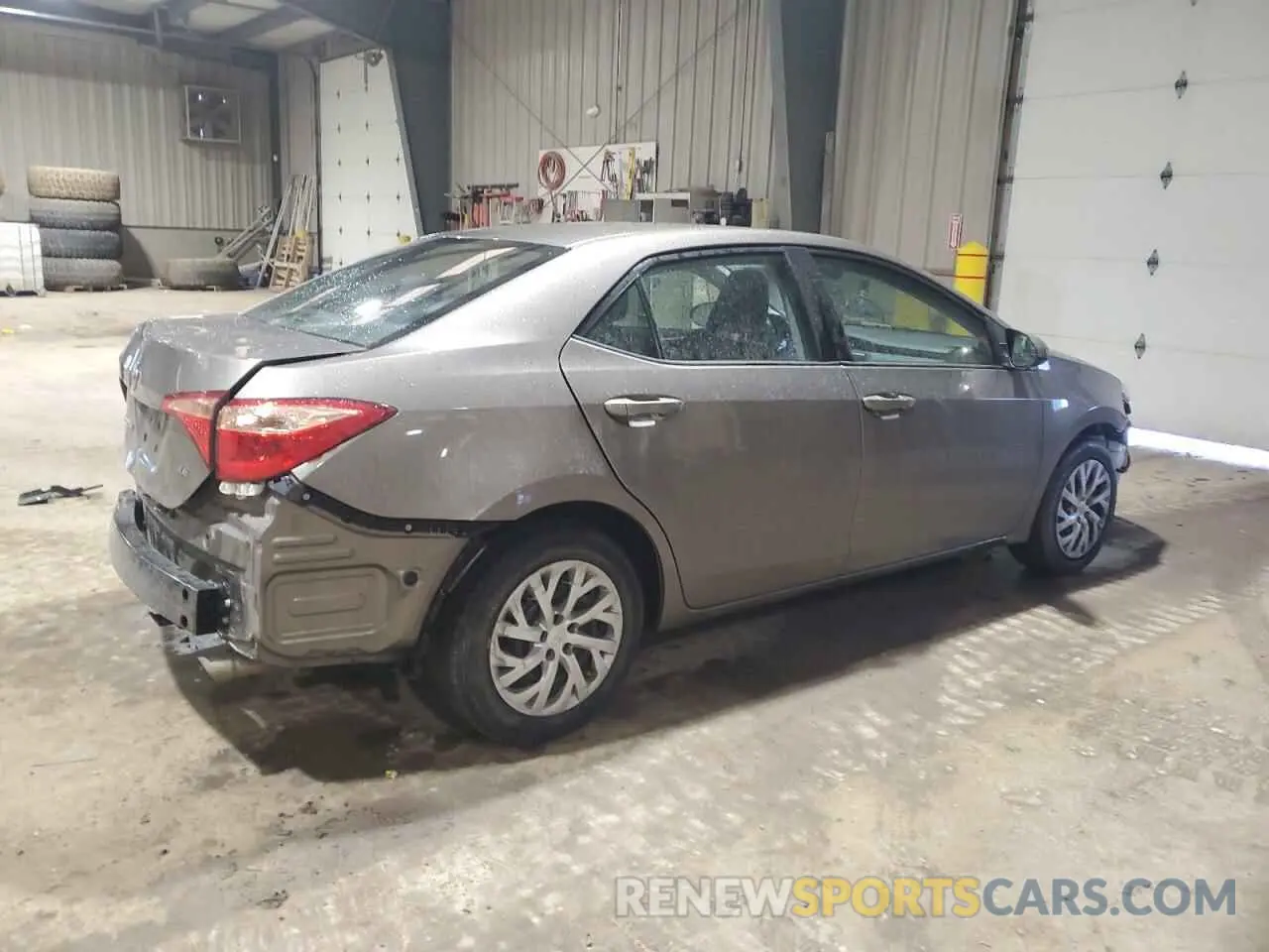 3 Photograph of a damaged car 2T1BURHE8KC198885 TOYOTA COROLLA 2019