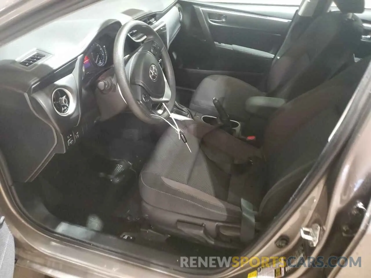 7 Photograph of a damaged car 2T1BURHE8KC198885 TOYOTA COROLLA 2019