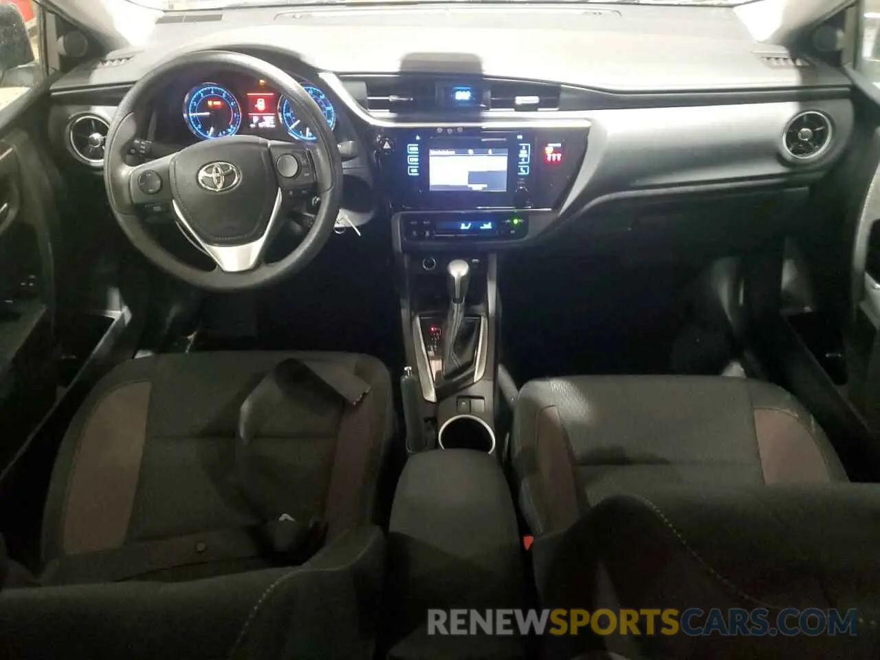8 Photograph of a damaged car 2T1BURHE8KC198885 TOYOTA COROLLA 2019