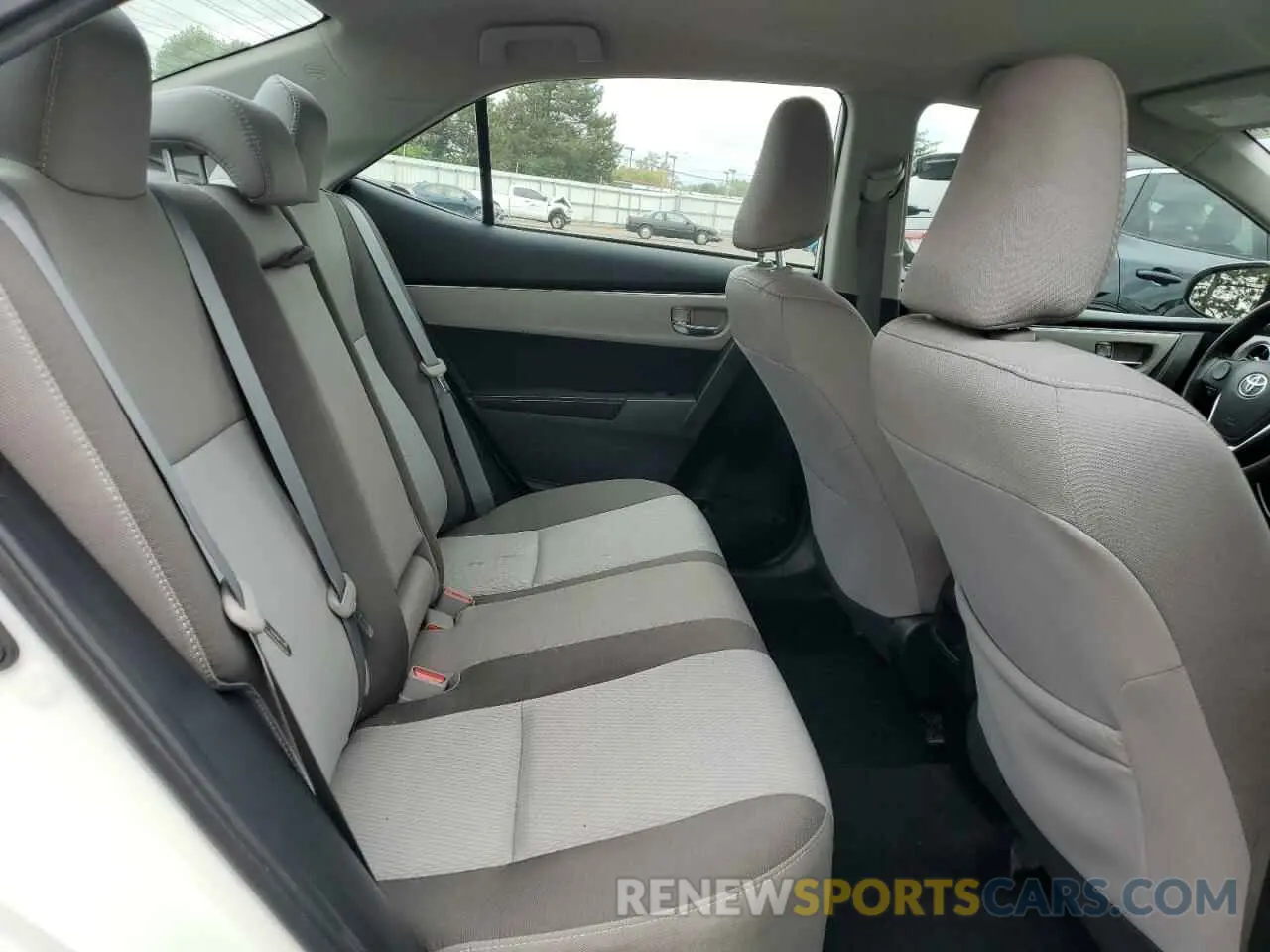 10 Photograph of a damaged car 2T1BURHE8KC202238 TOYOTA COROLLA 2019