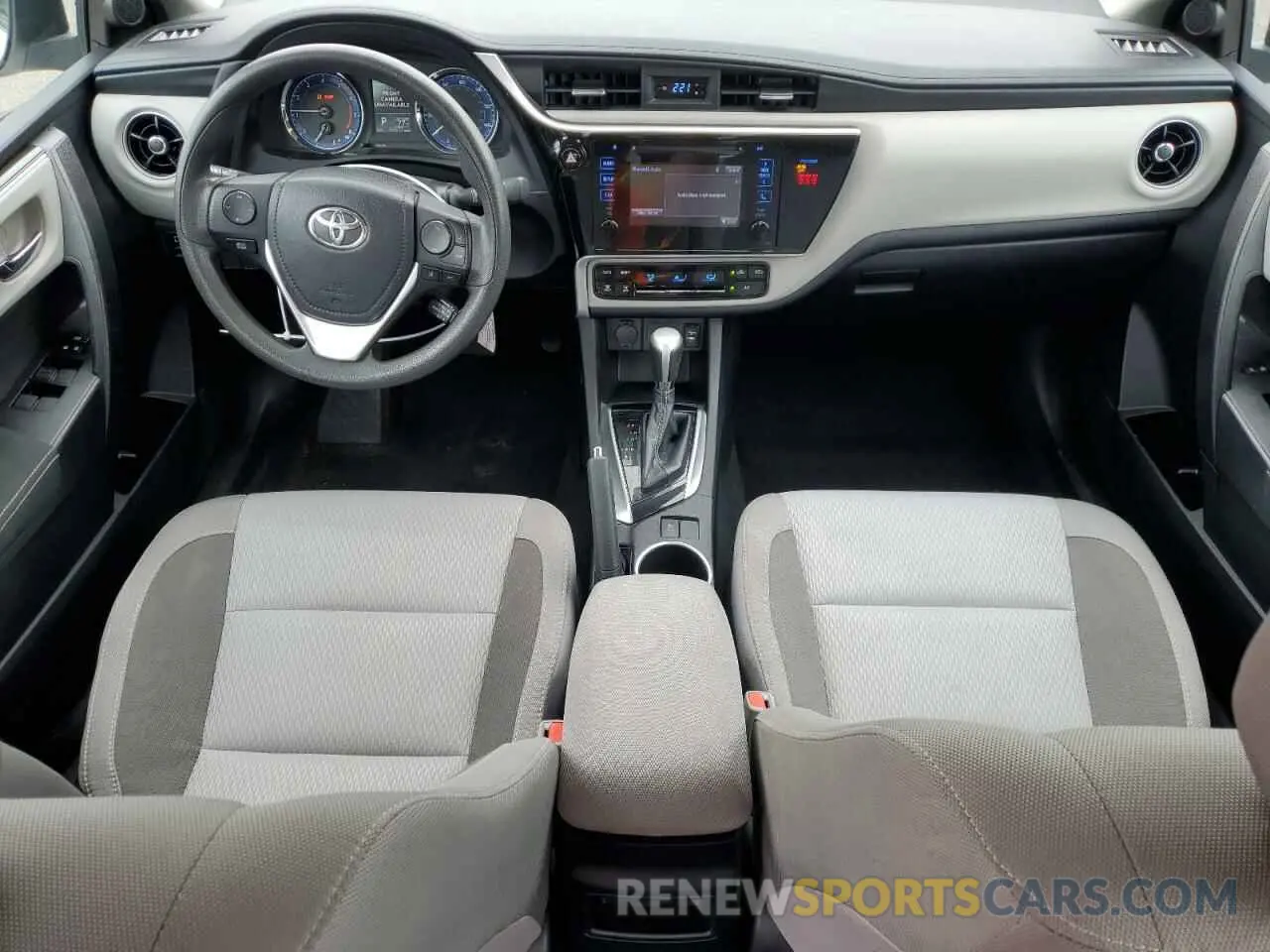 8 Photograph of a damaged car 2T1BURHE8KC202238 TOYOTA COROLLA 2019