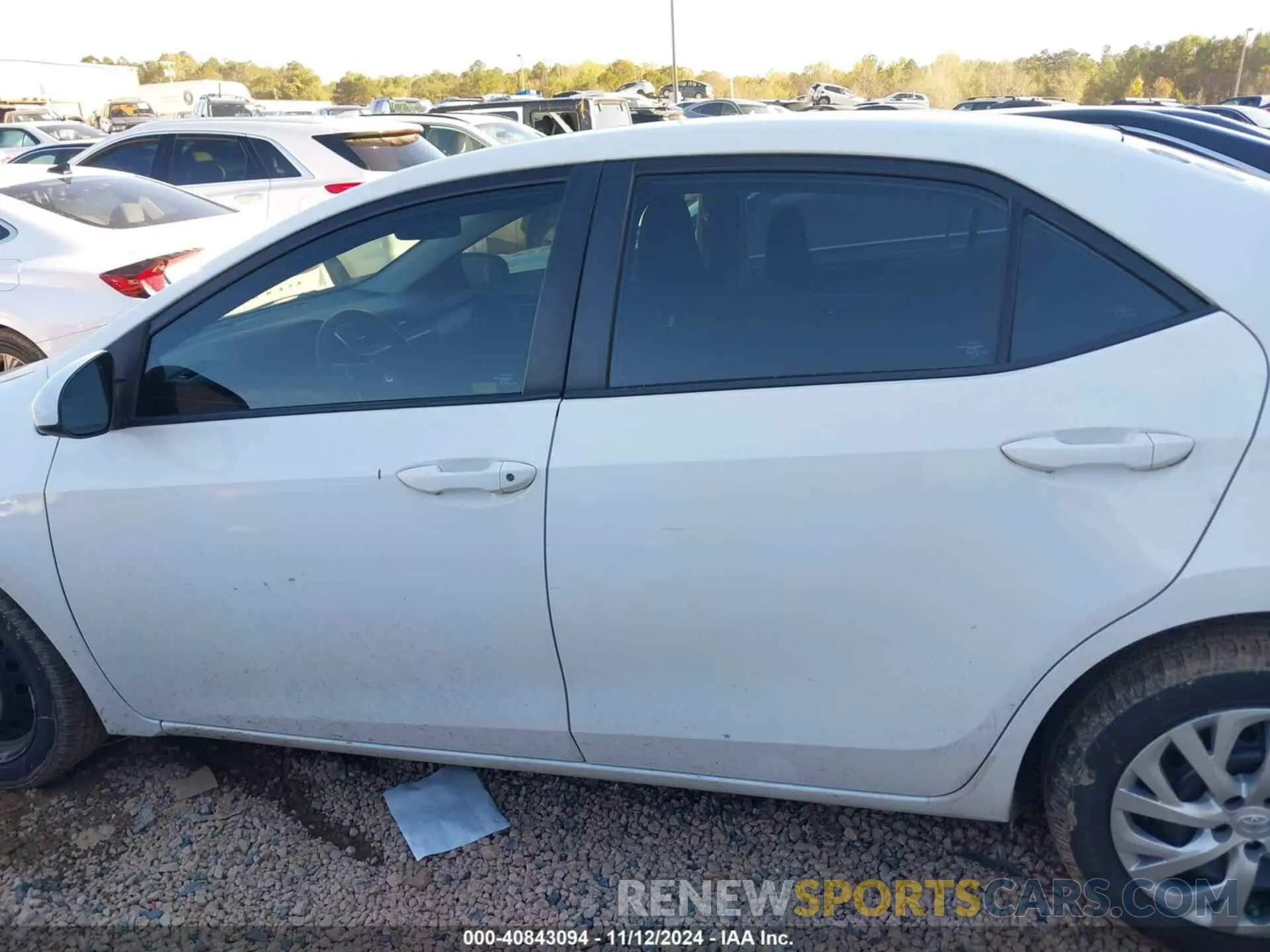 14 Photograph of a damaged car 2T1BURHE8KC203468 TOYOTA COROLLA 2019