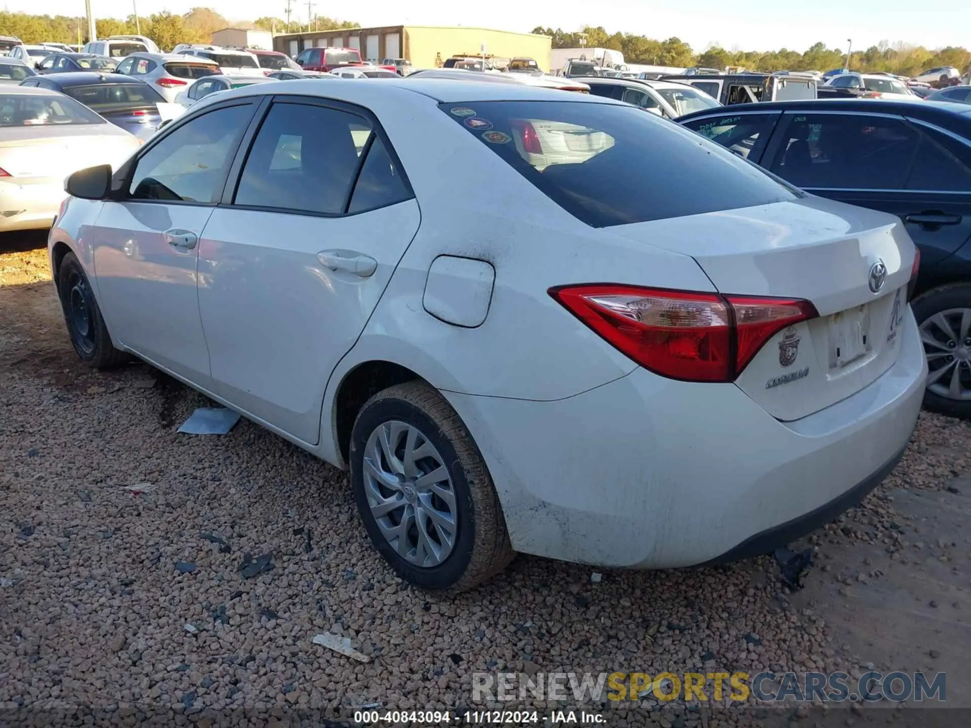 3 Photograph of a damaged car 2T1BURHE8KC203468 TOYOTA COROLLA 2019