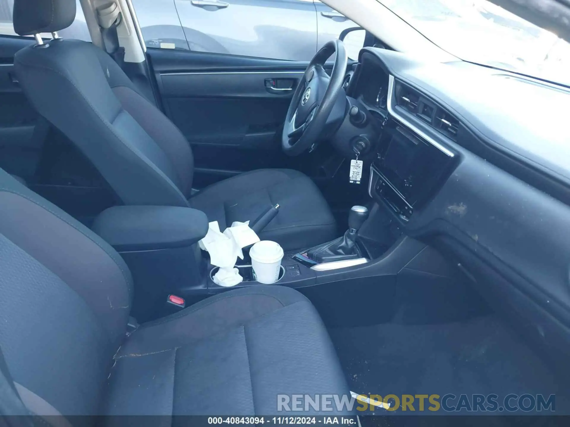 5 Photograph of a damaged car 2T1BURHE8KC203468 TOYOTA COROLLA 2019