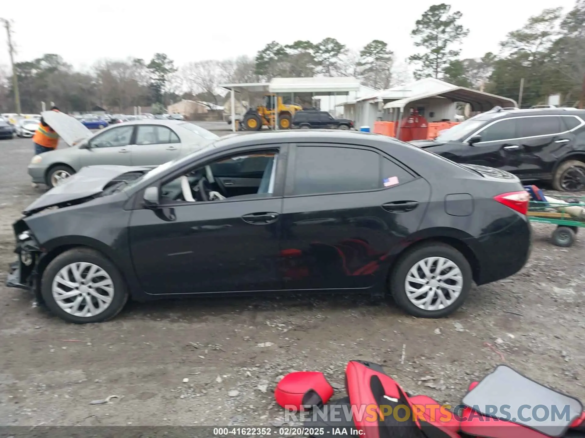 14 Photograph of a damaged car 2T1BURHE8KC204734 TOYOTA COROLLA 2019