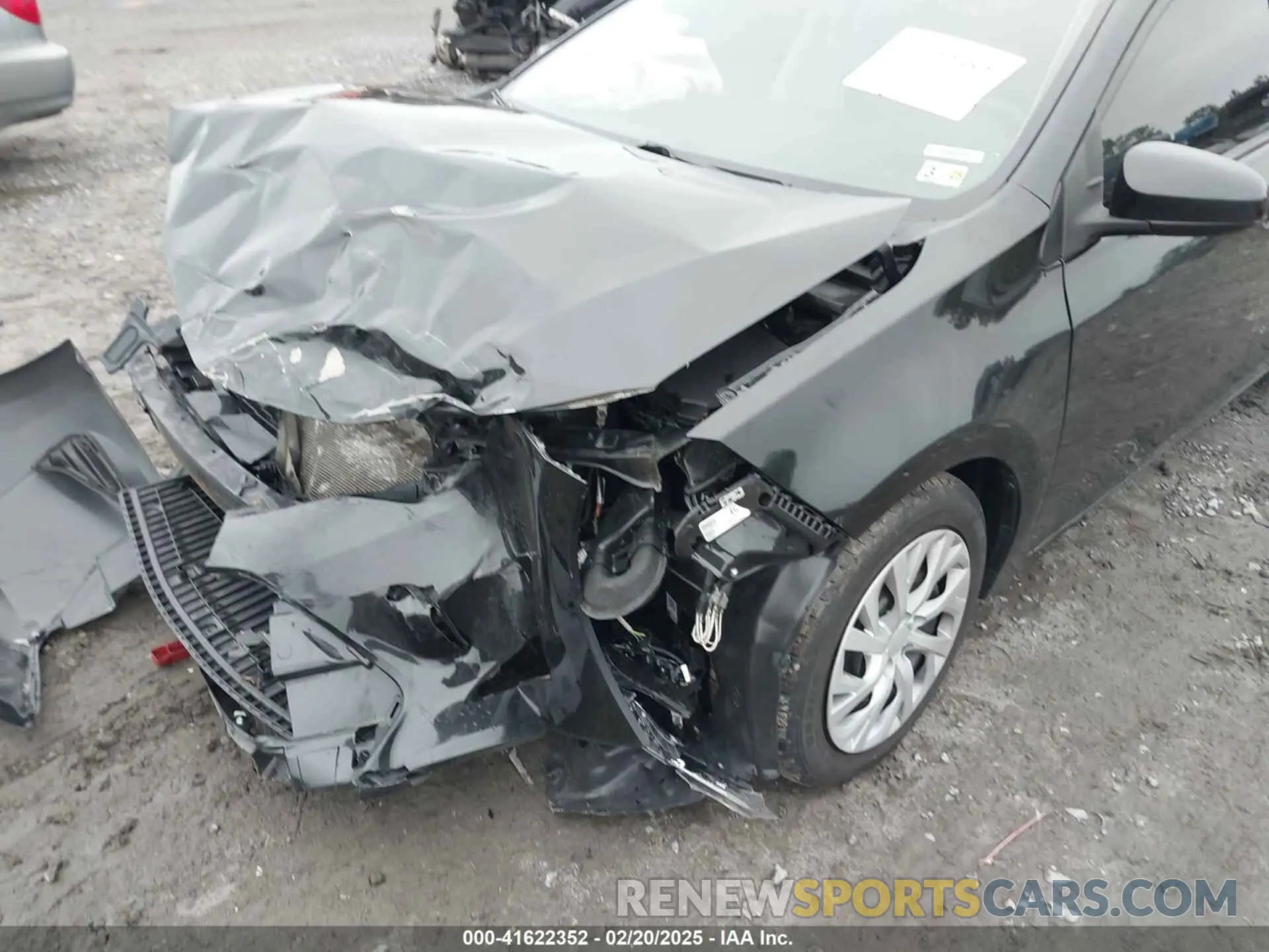 6 Photograph of a damaged car 2T1BURHE8KC204734 TOYOTA COROLLA 2019