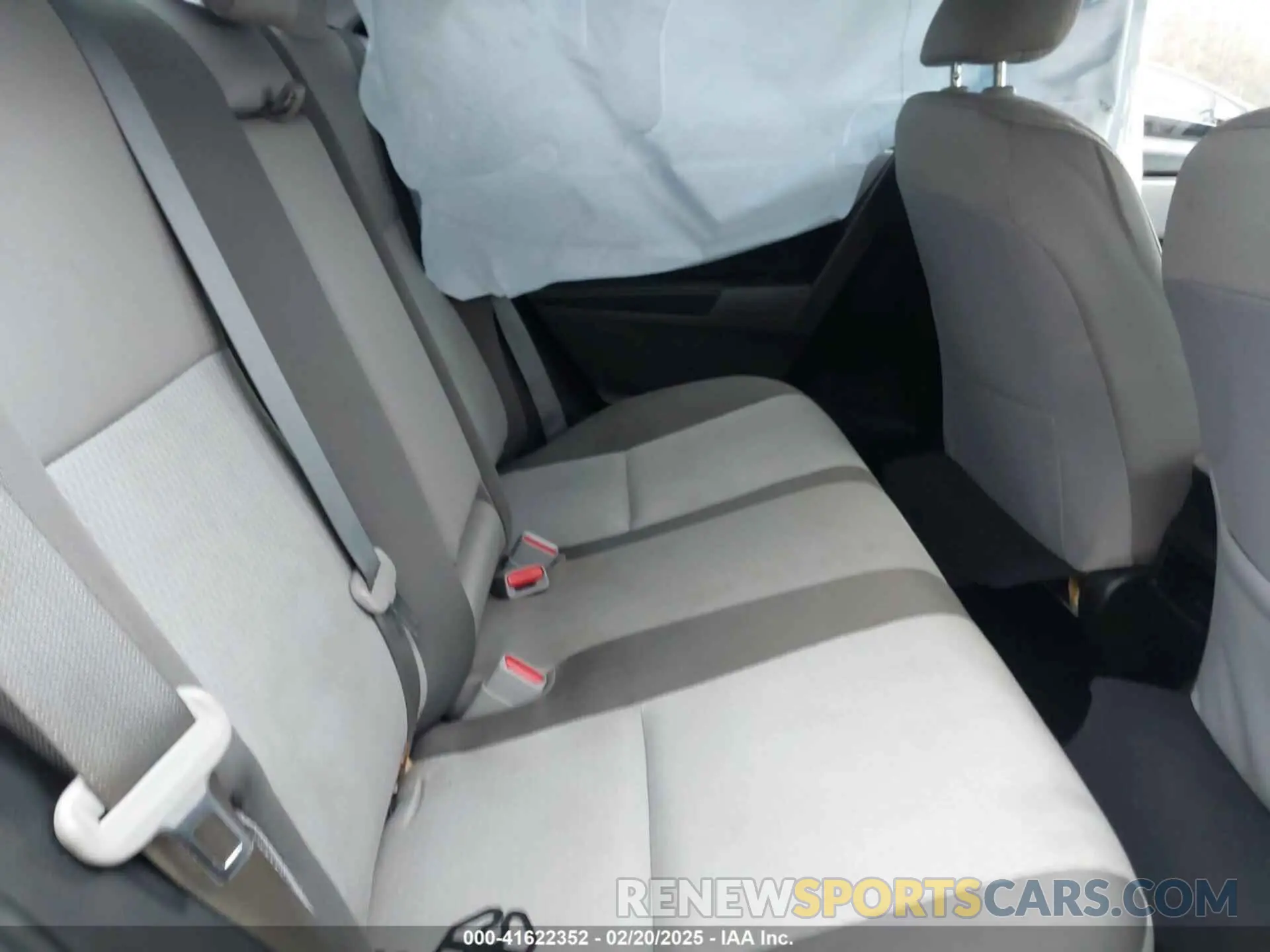8 Photograph of a damaged car 2T1BURHE8KC204734 TOYOTA COROLLA 2019