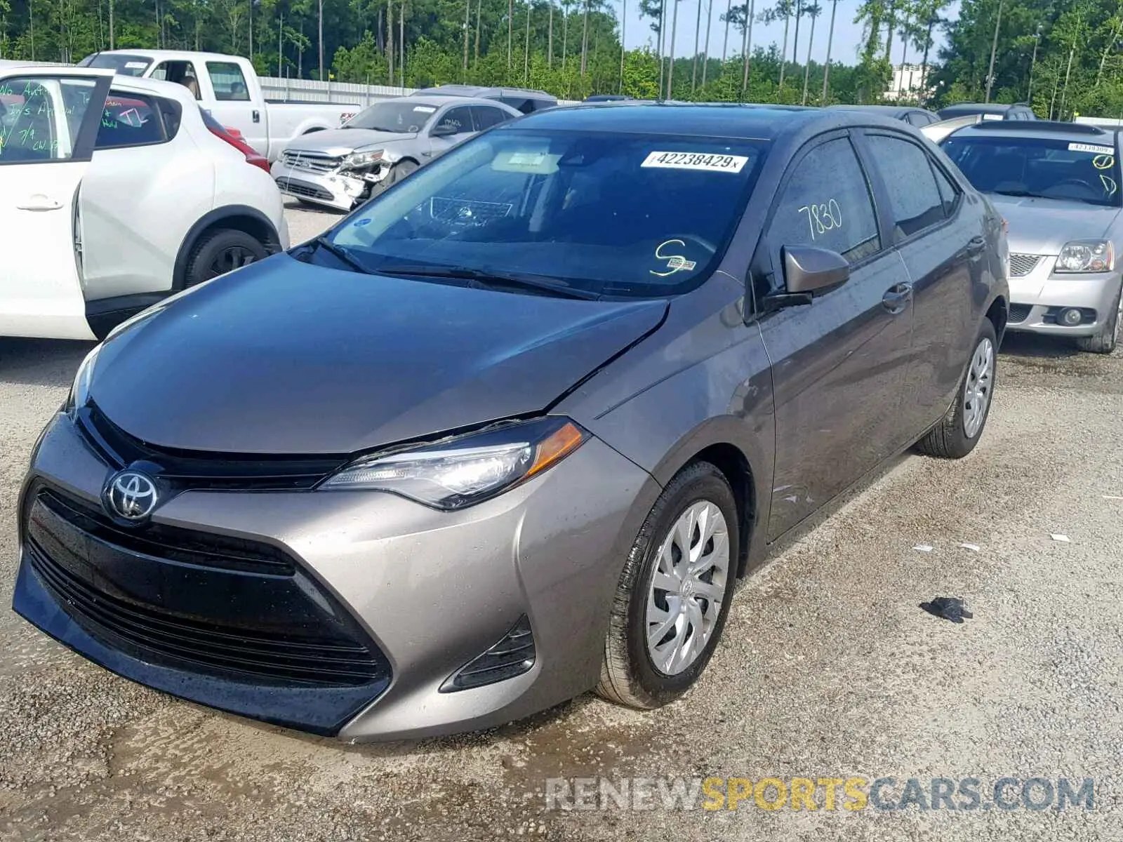 2 Photograph of a damaged car 2T1BURHE8KC204958 TOYOTA COROLLA 2019